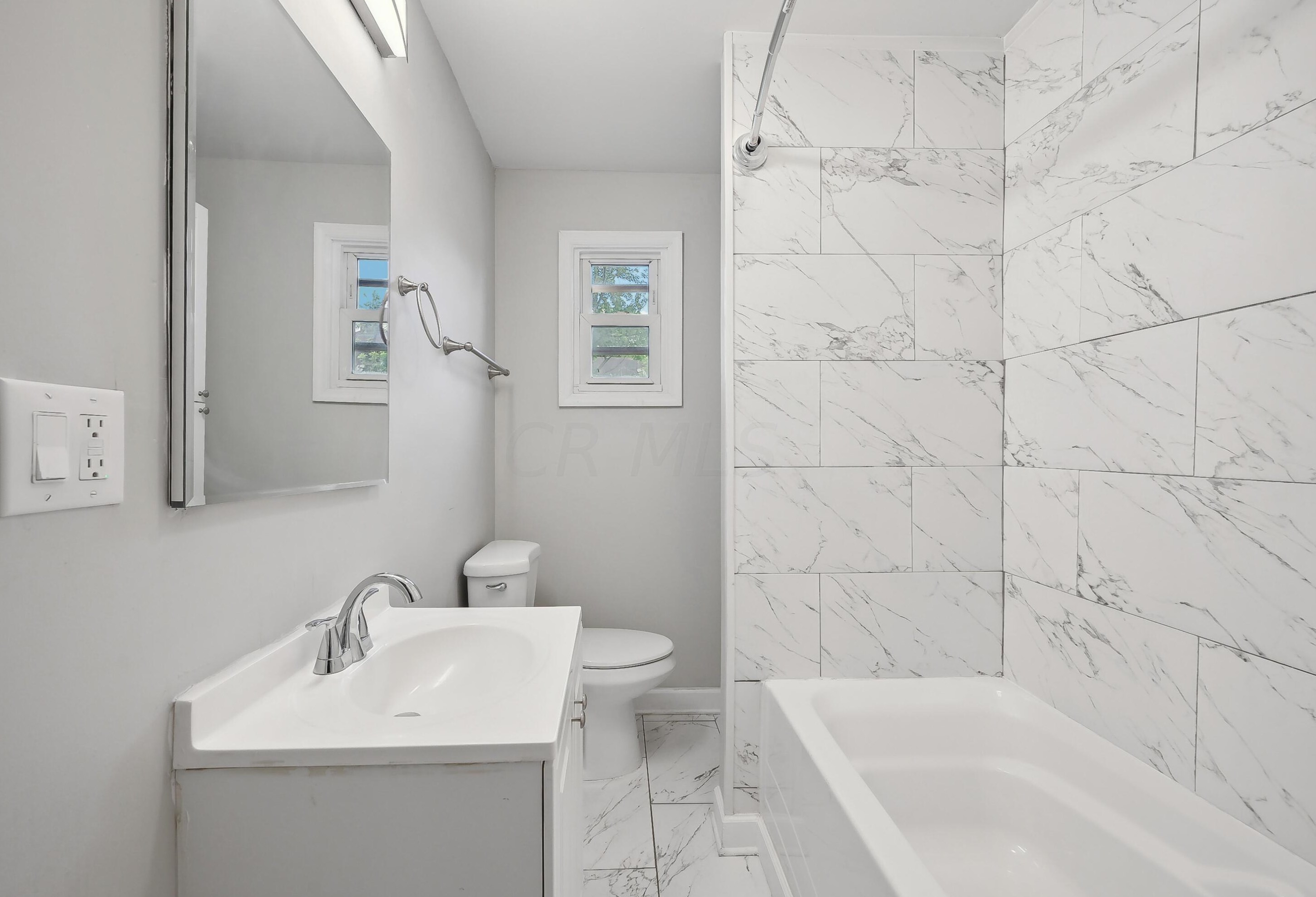 1519 Hudson St, Columbus OH 43202-2612 exterior