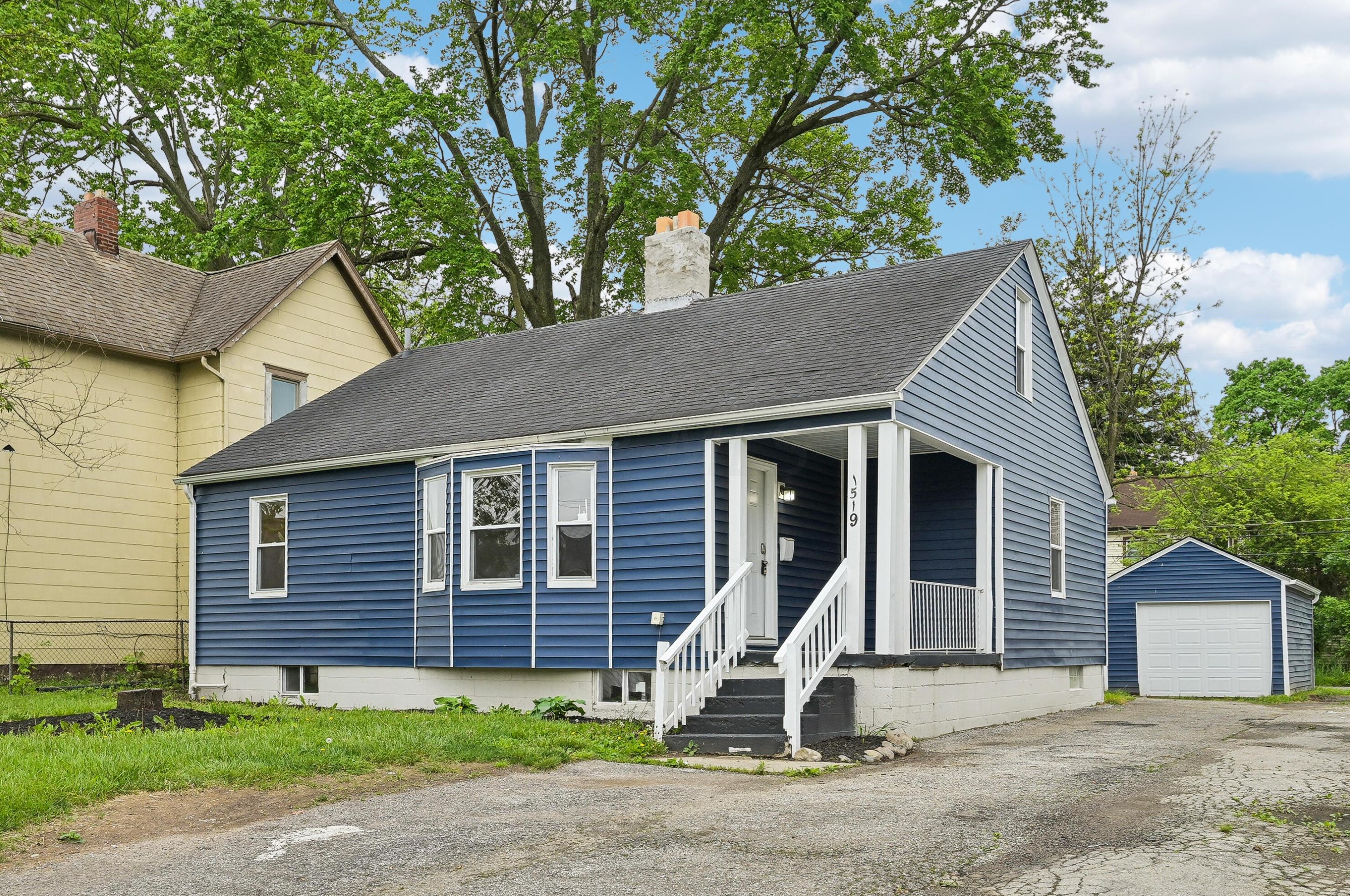 1519 Hudson St, Columbus OH 43202-2612 exterior