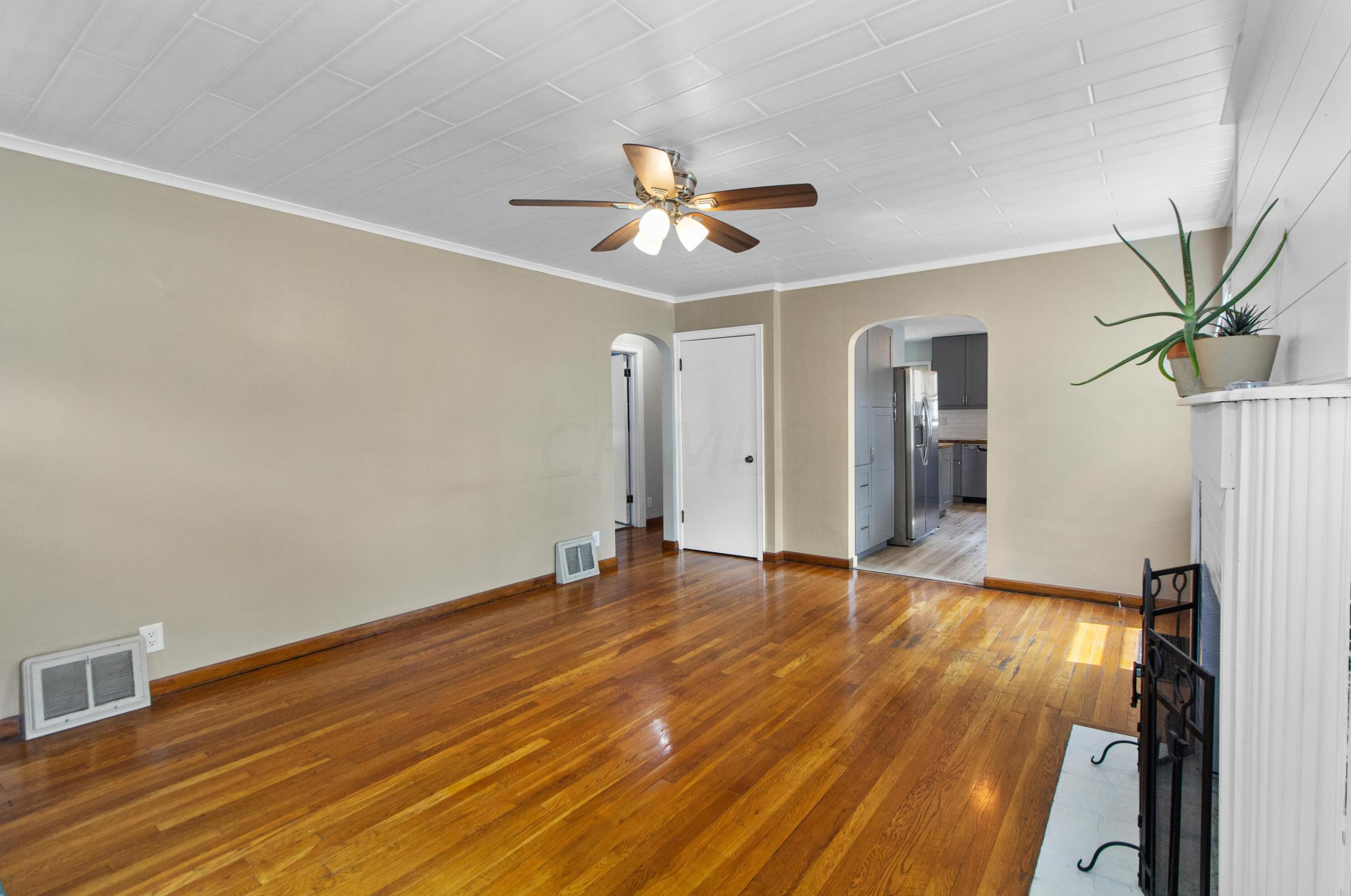 3028 Oaklawn St, Columbus OH  43224-4353 exterior