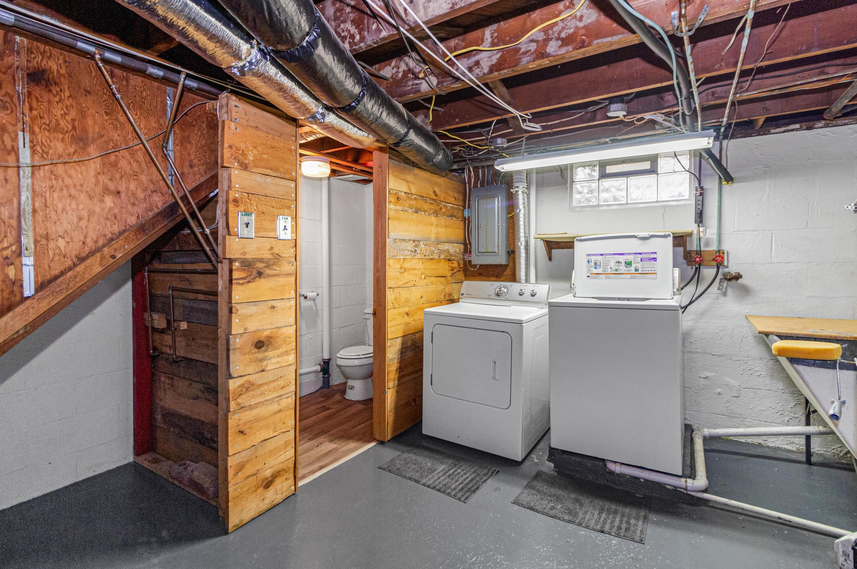 3028 Oaklawn St, Columbus OH  43224-4353 exterior