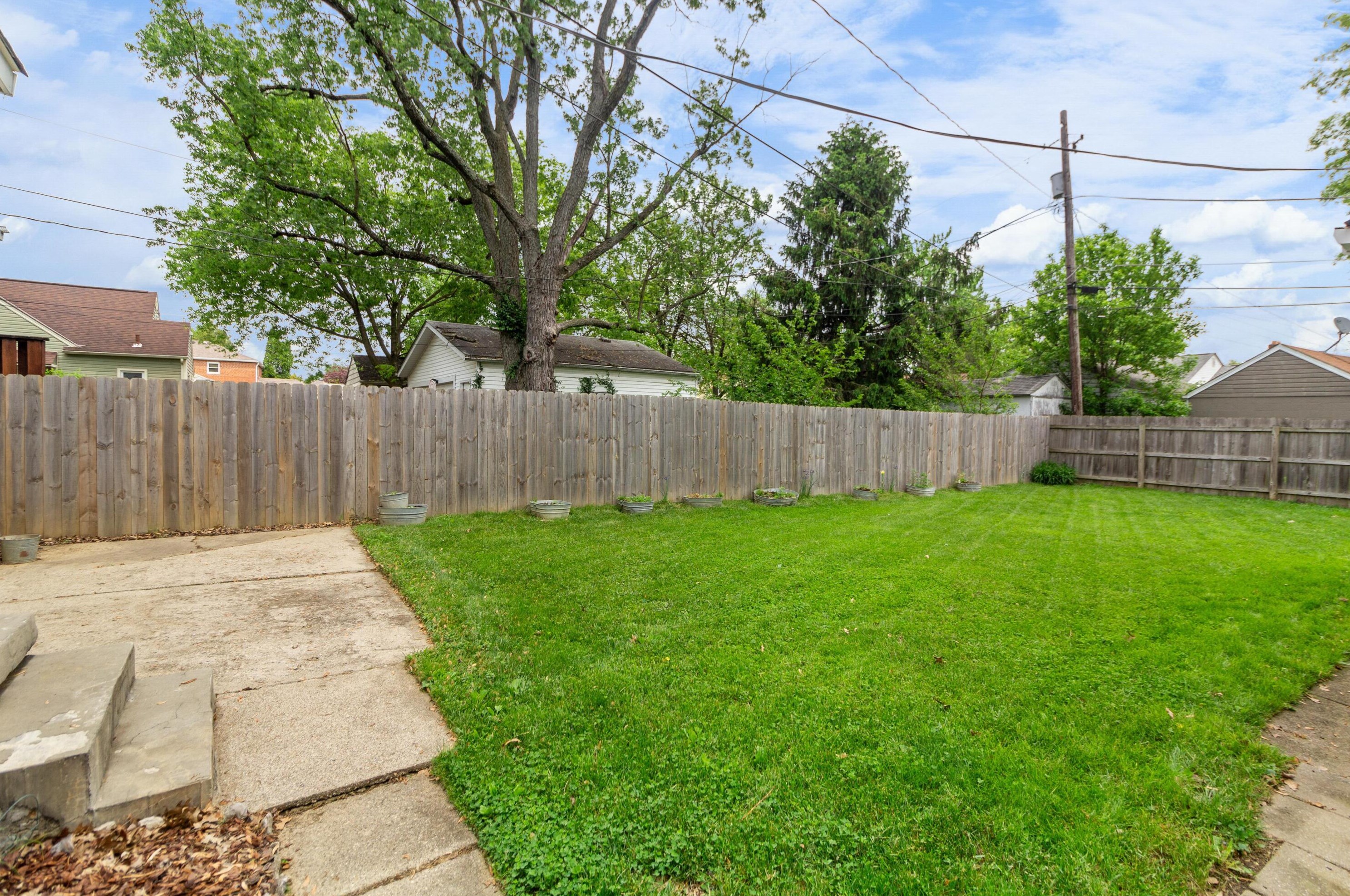 3028 Oaklawn St, Columbus OH  43224-4353 exterior