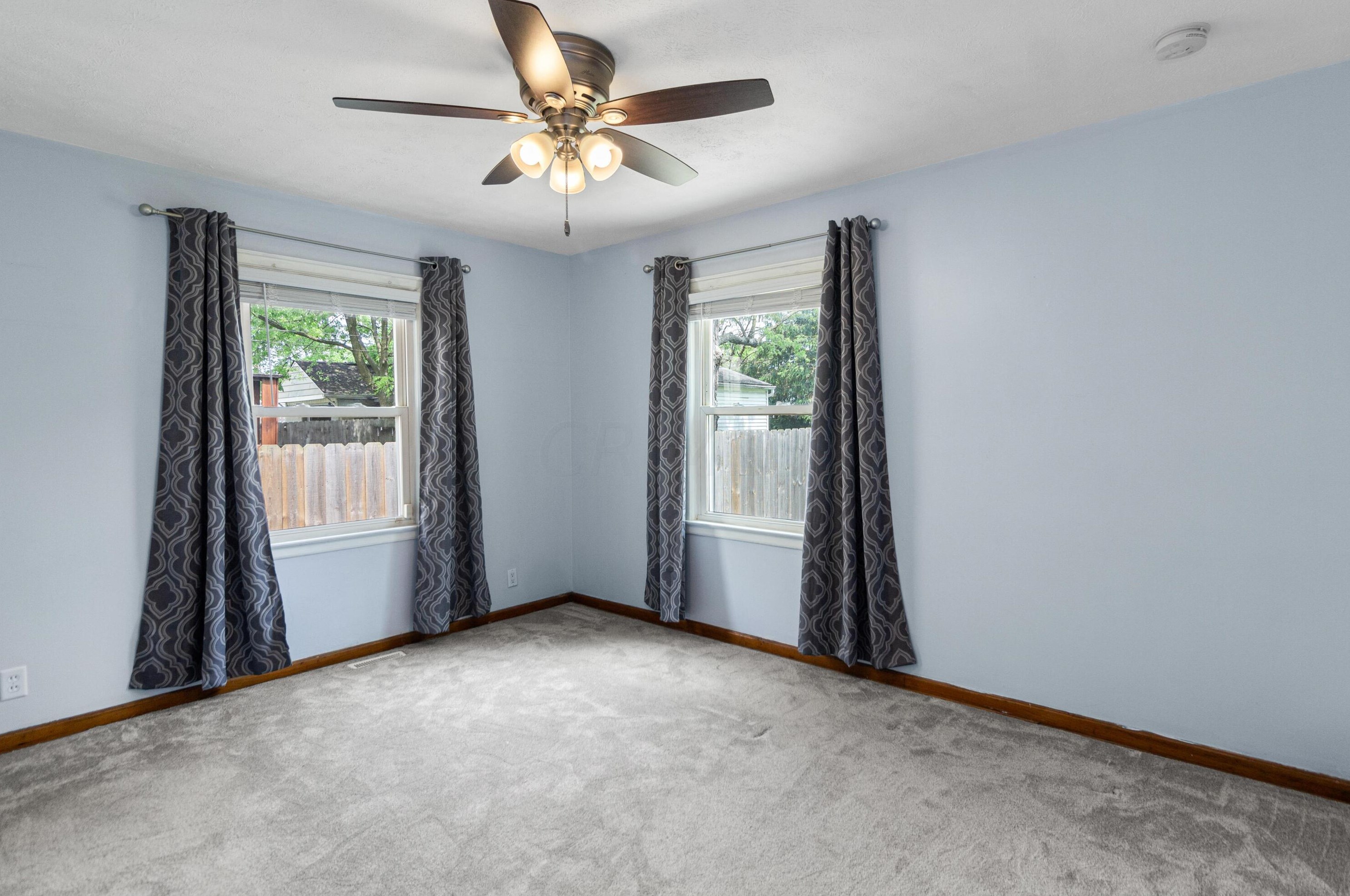 3028 Oaklawn St, Columbus OH  43224-4353 exterior