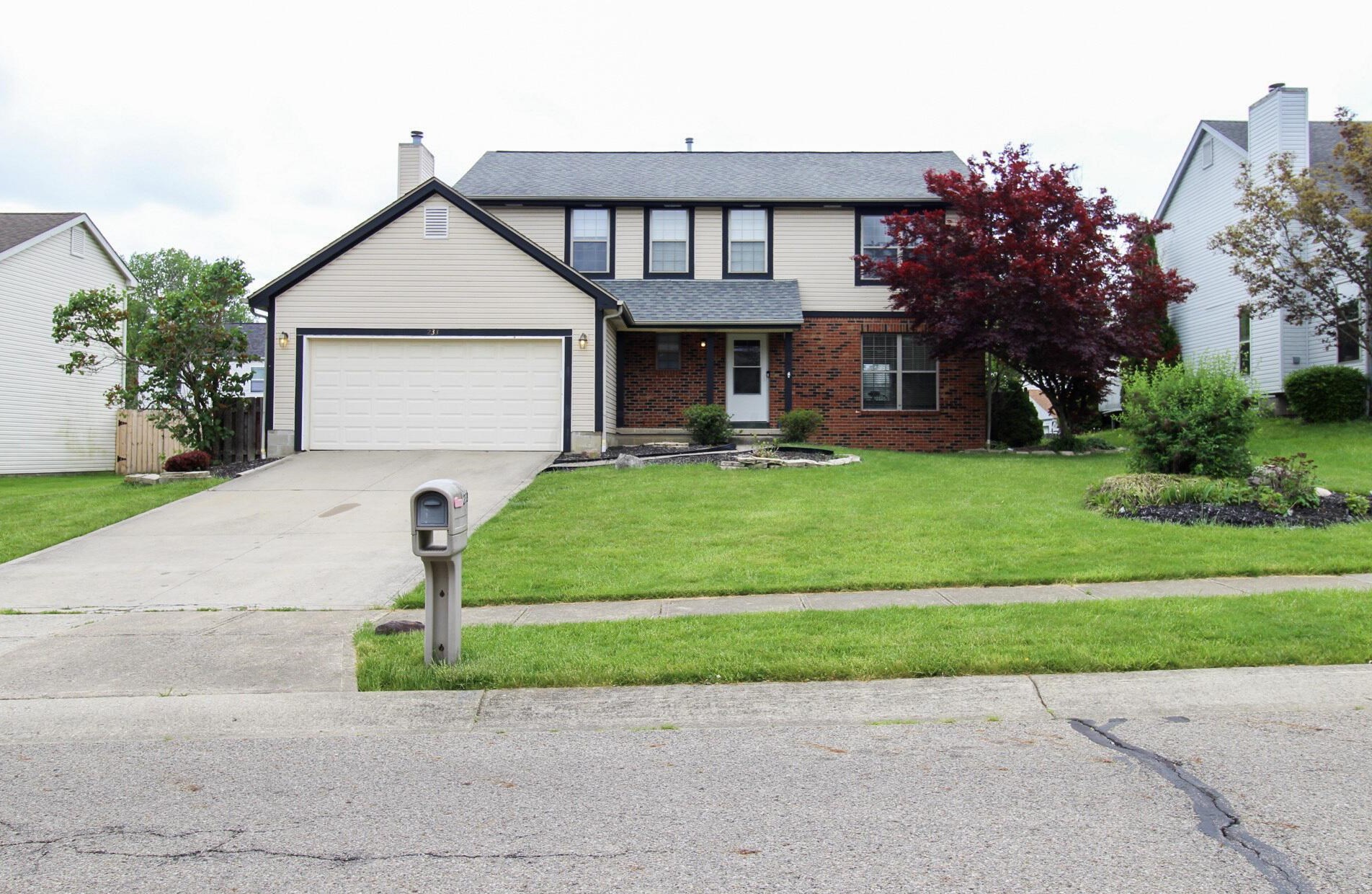 233 Oxford Dr, Pataskala OH  43062-7525 exterior