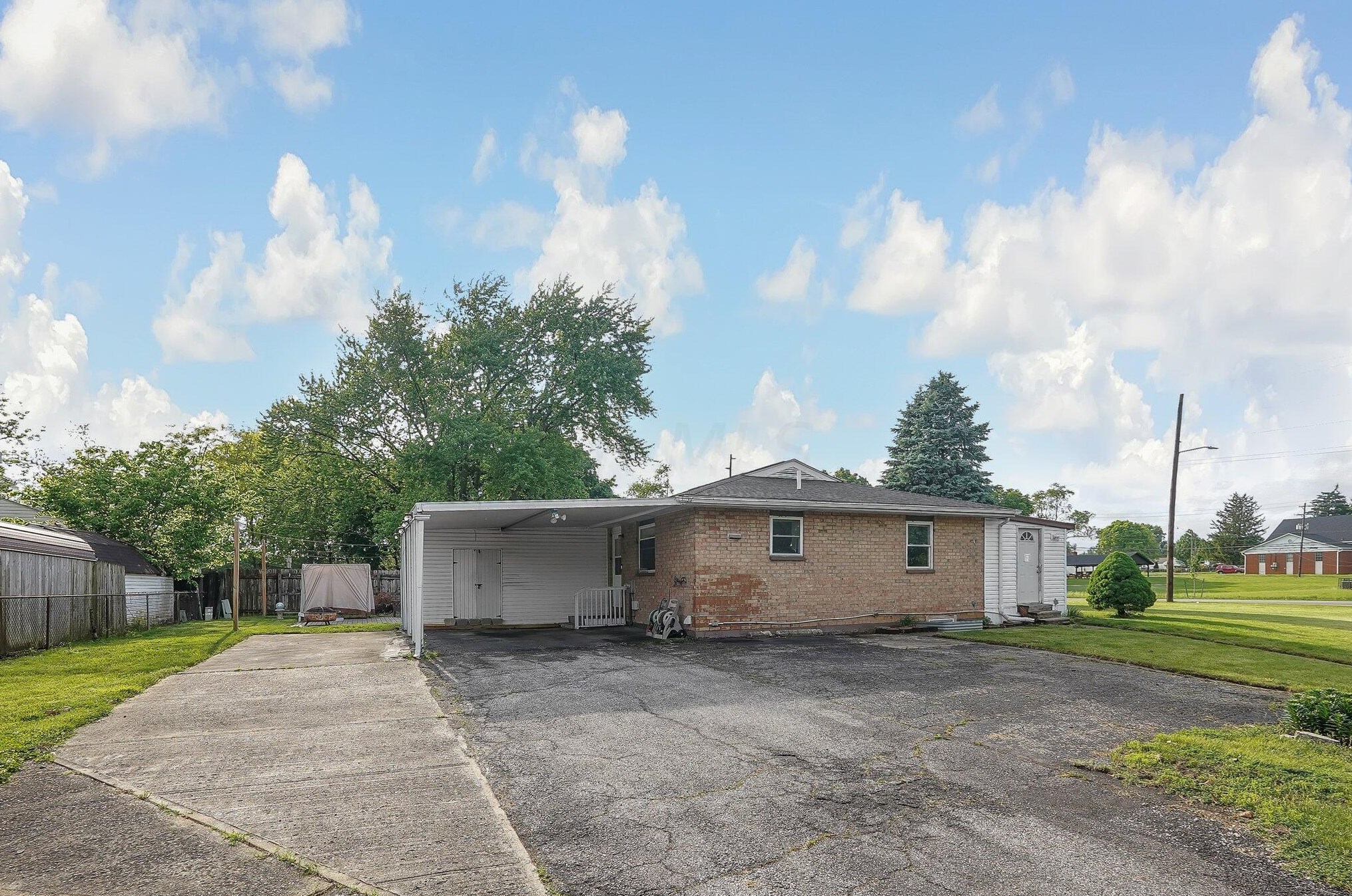 275 Williams Rd, Columbus OH  43207-3829 exterior