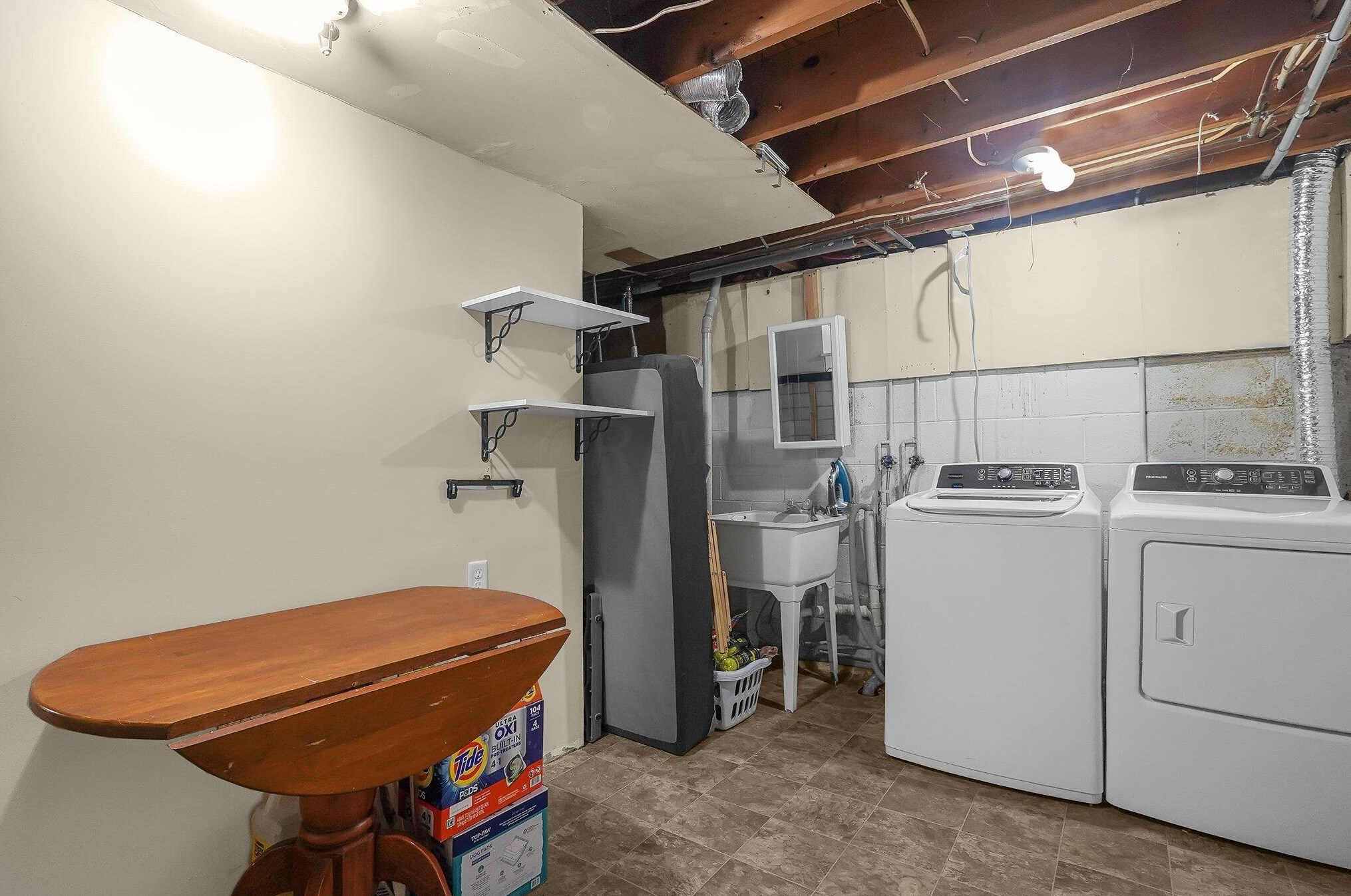 275 Williams Rd, Columbus OH  43207-3829 exterior