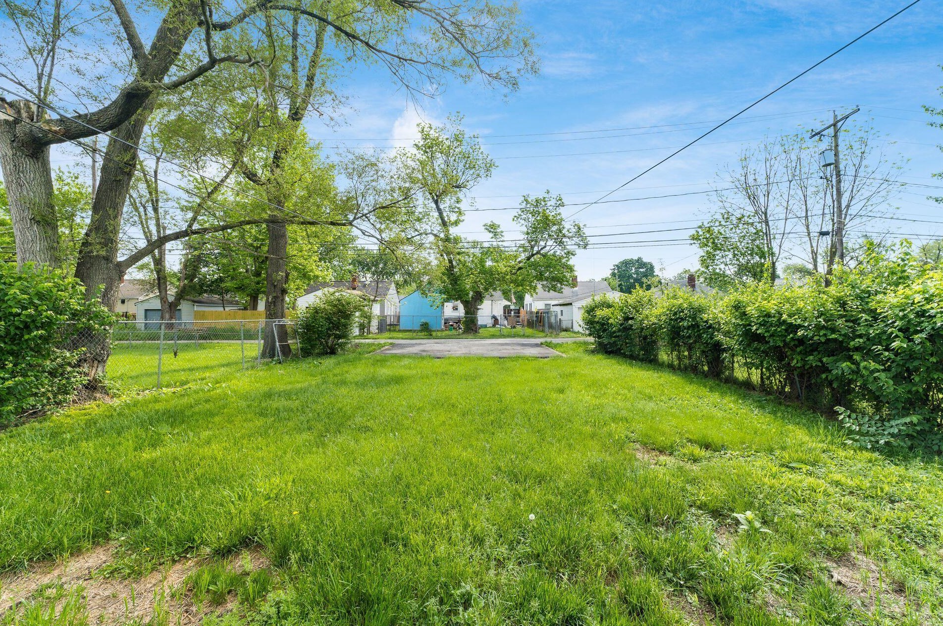 2260 Howey Rd, Columbus OH 43211-2042 exterior