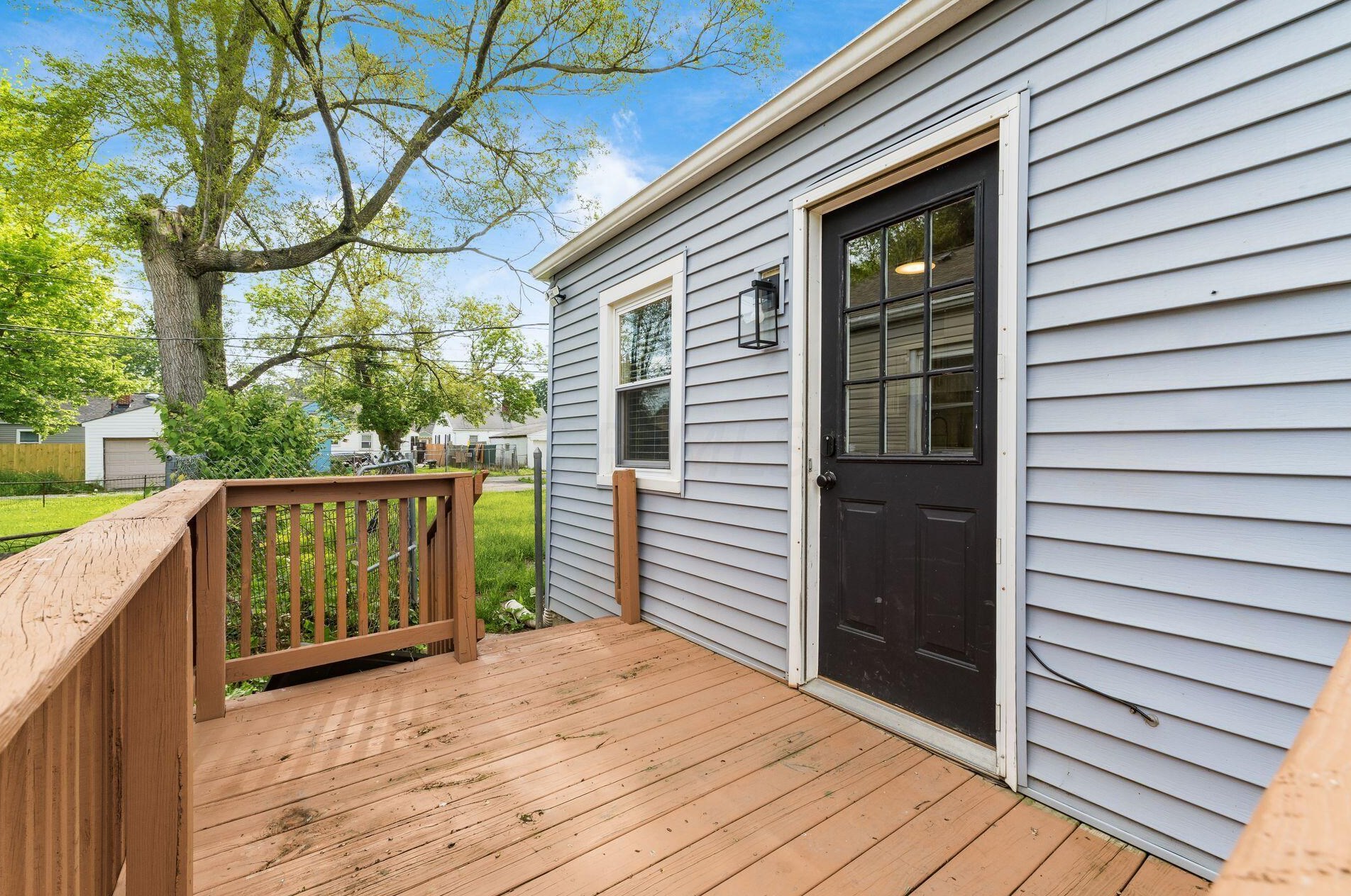 2260 Howey Rd, Columbus OH 43211-2042 exterior