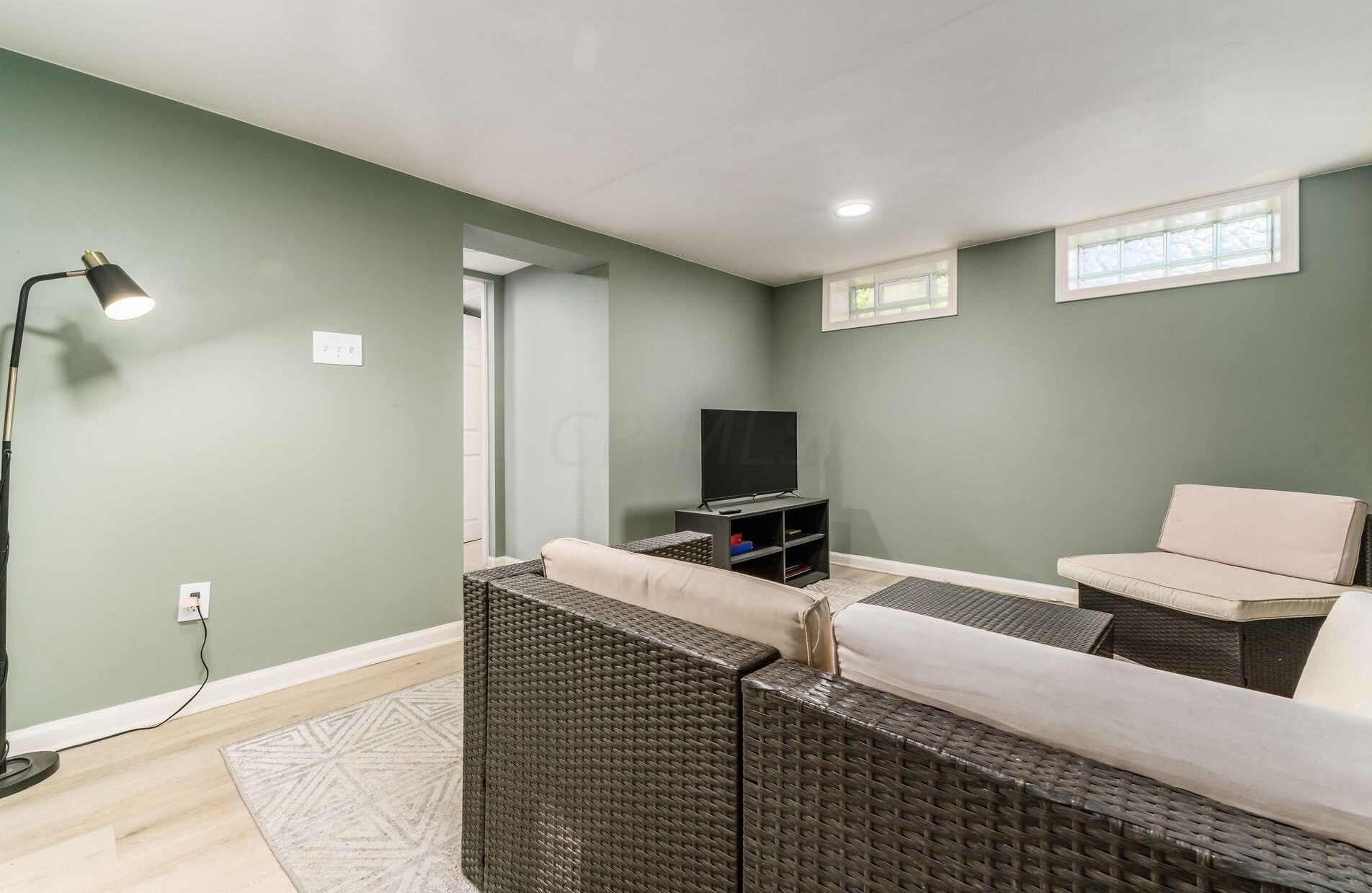 2260 Howey Rd, Columbus OH 43211-2042 exterior