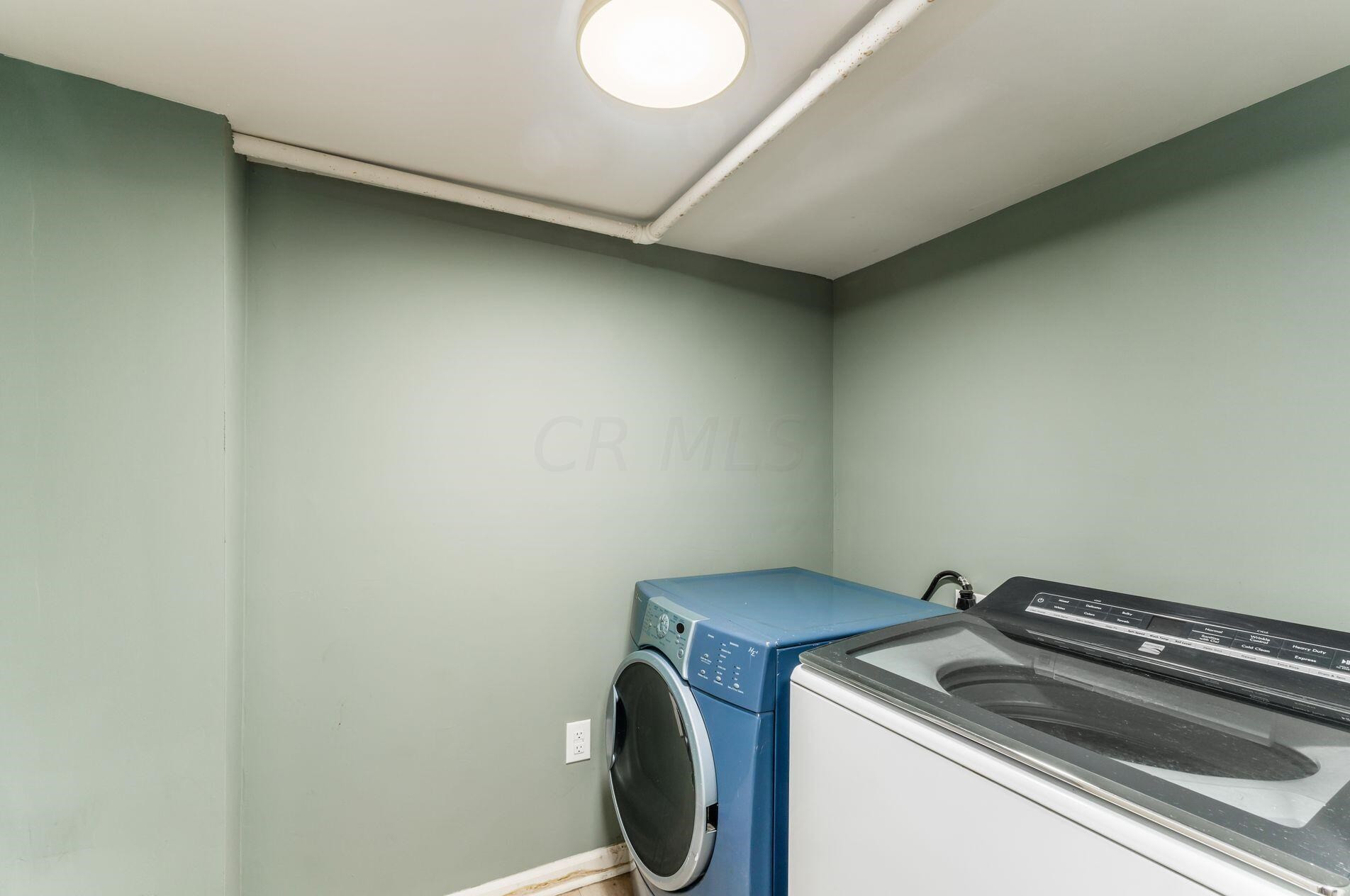 2260 Howey Rd, Columbus OH 43211-2042 exterior