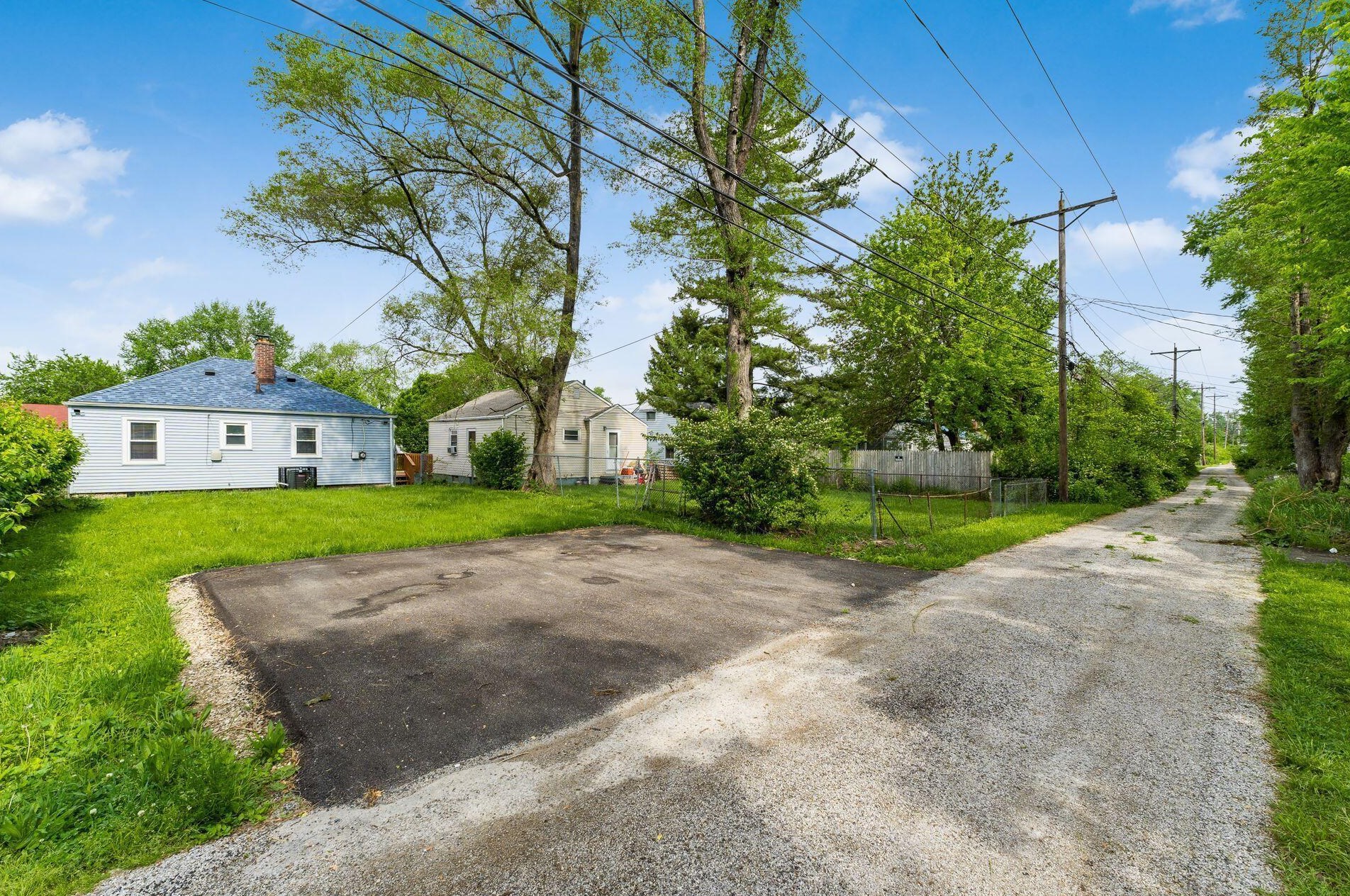 2260 Howey Rd, Columbus OH 43211-2042 exterior