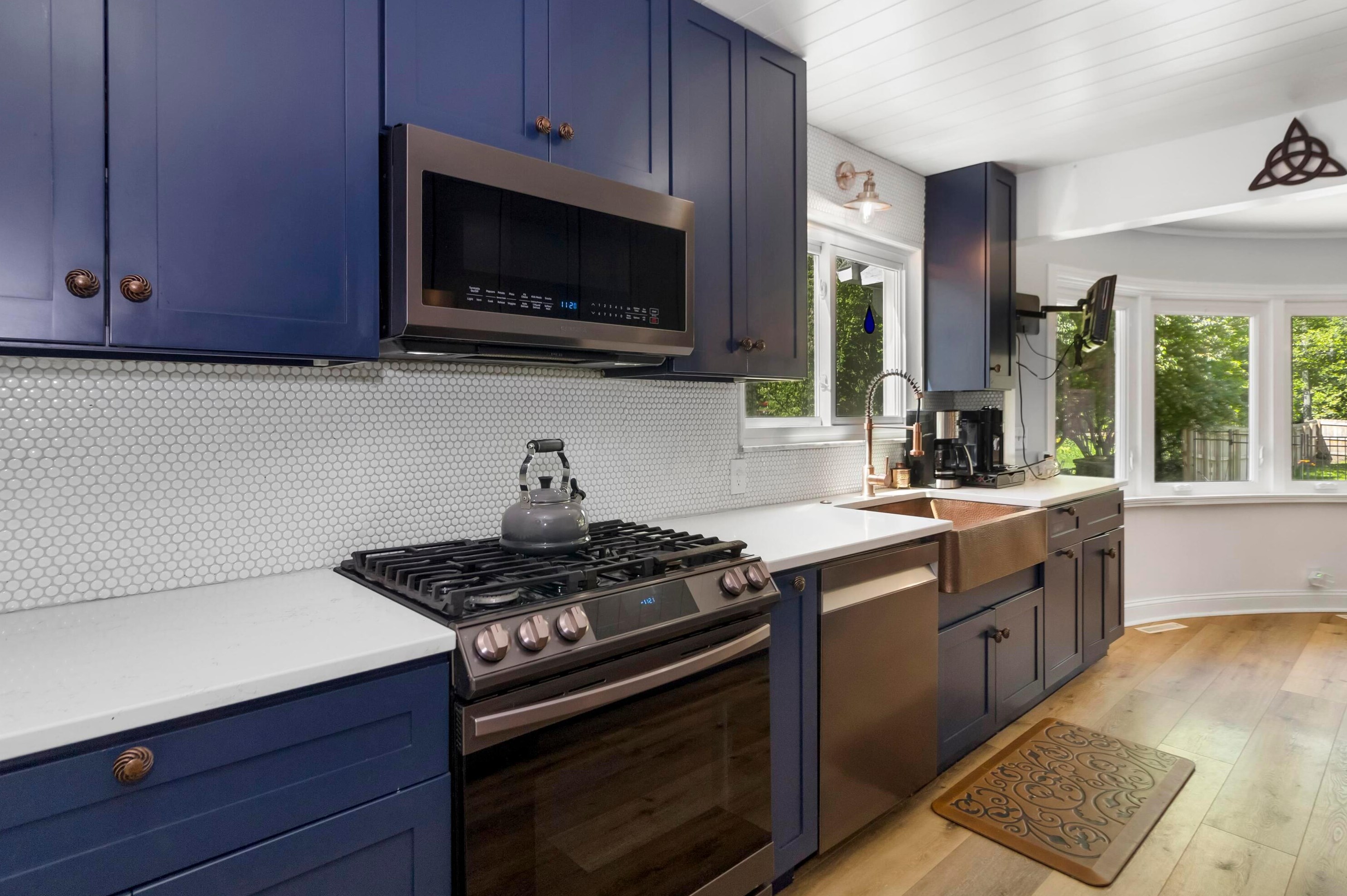 185 Roosevelt Ave, Columbus OH  43209-1870 exterior