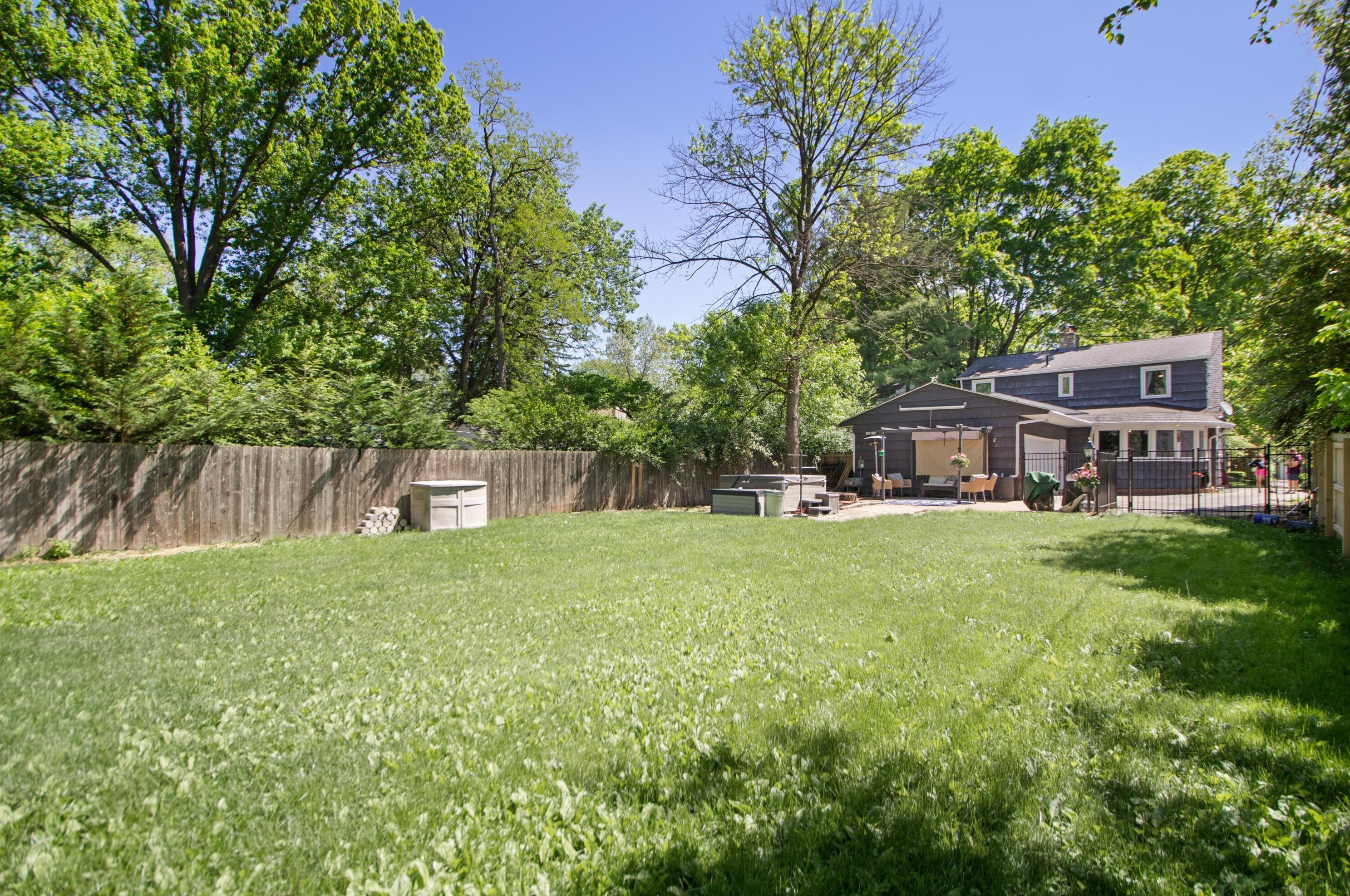 185 Roosevelt Ave, Columbus OH  43209-1870 exterior