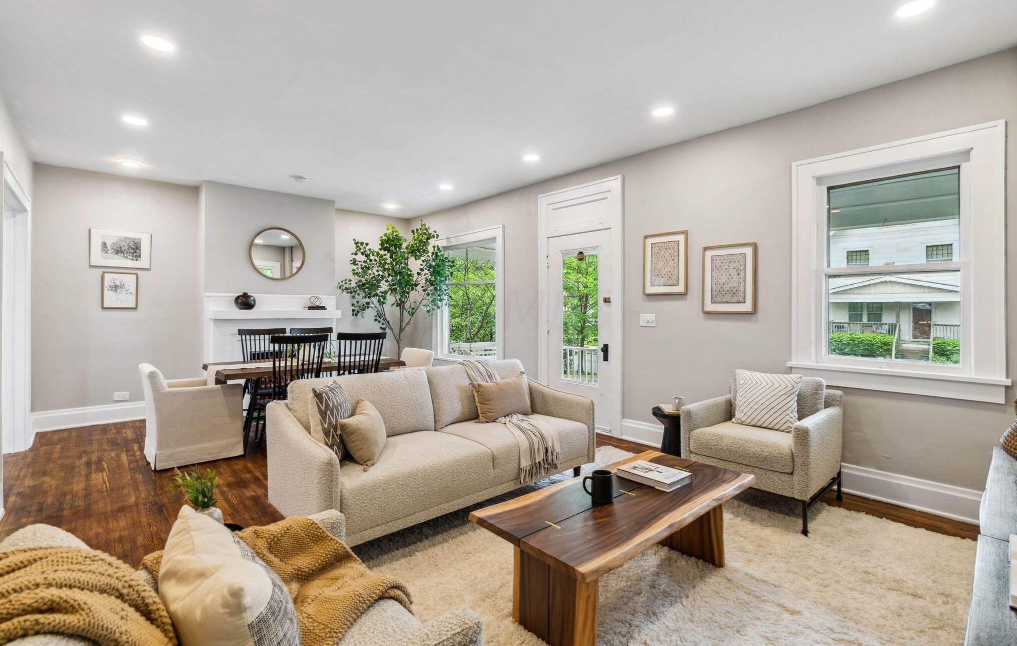 224 Crestview Rd, Columbus OH  43202-2208 exterior