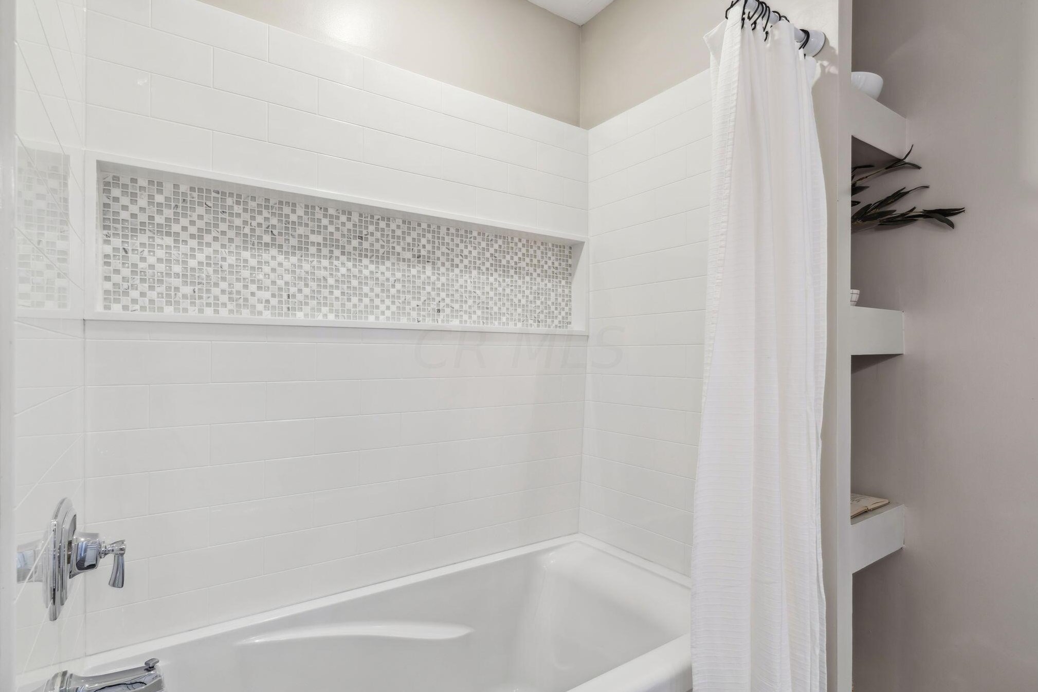 224 Crestview Rd, Columbus OH  43202-2208 exterior