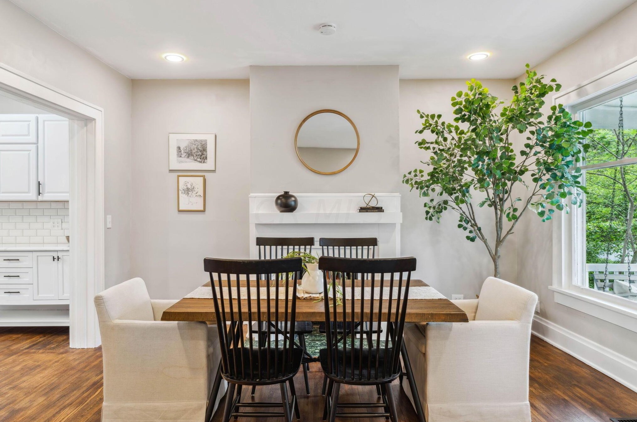 224 Crestview Rd, Columbus OH  43202-2208 exterior