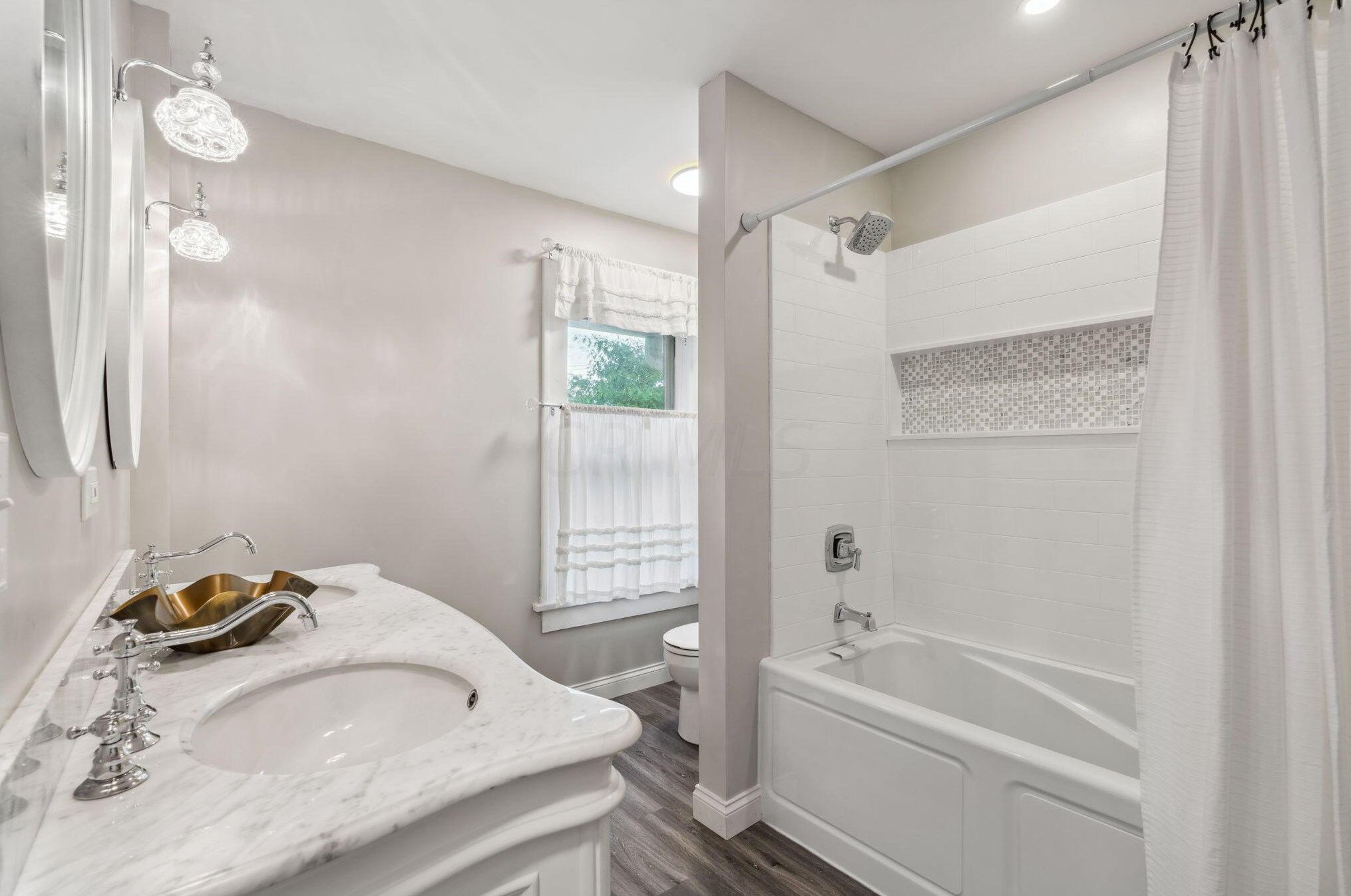 224 Crestview Rd, Columbus OH  43202-2208 exterior