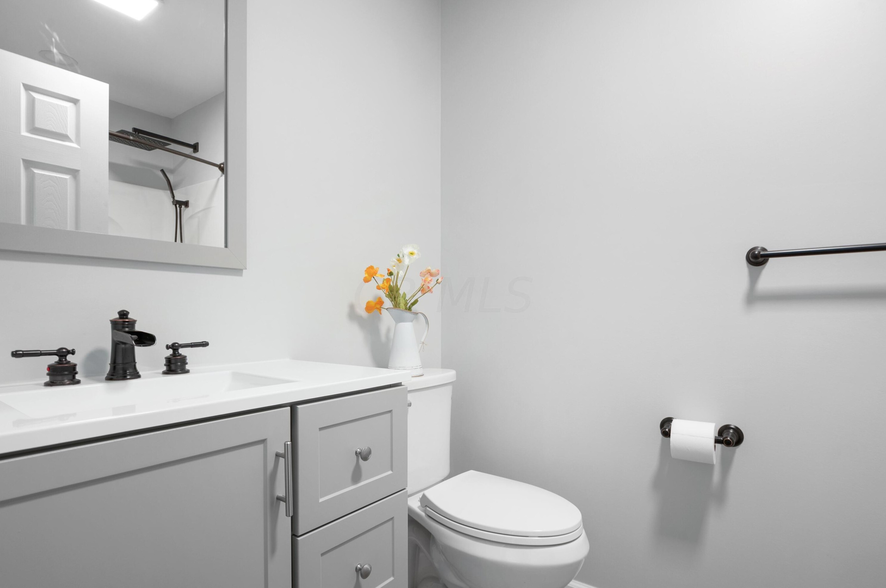 9475 Northchester Dr, Pickerington OH  43147-8971 exterior