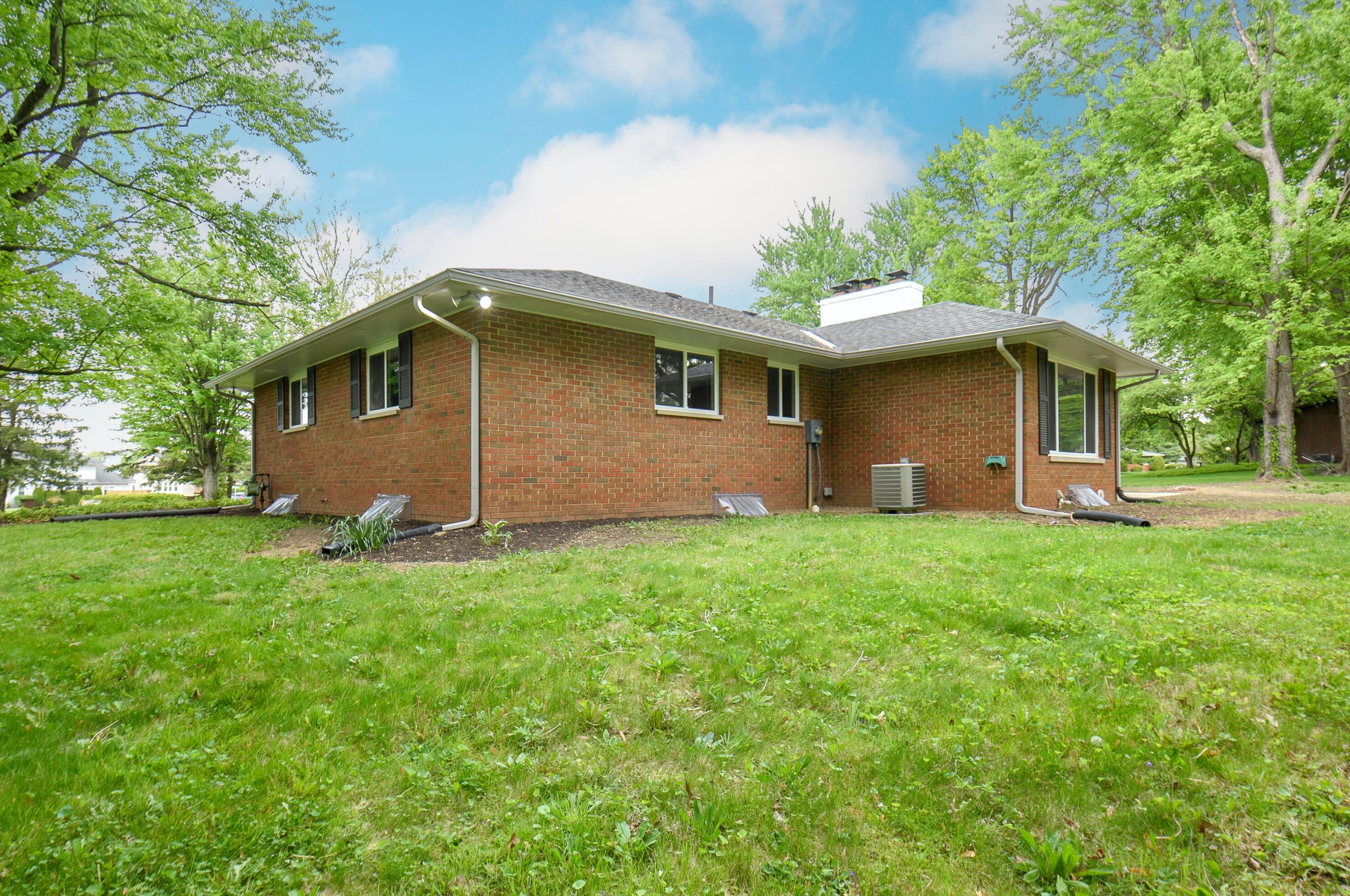 9475 Northchester Dr, Pickerington OH  43147-8971 exterior