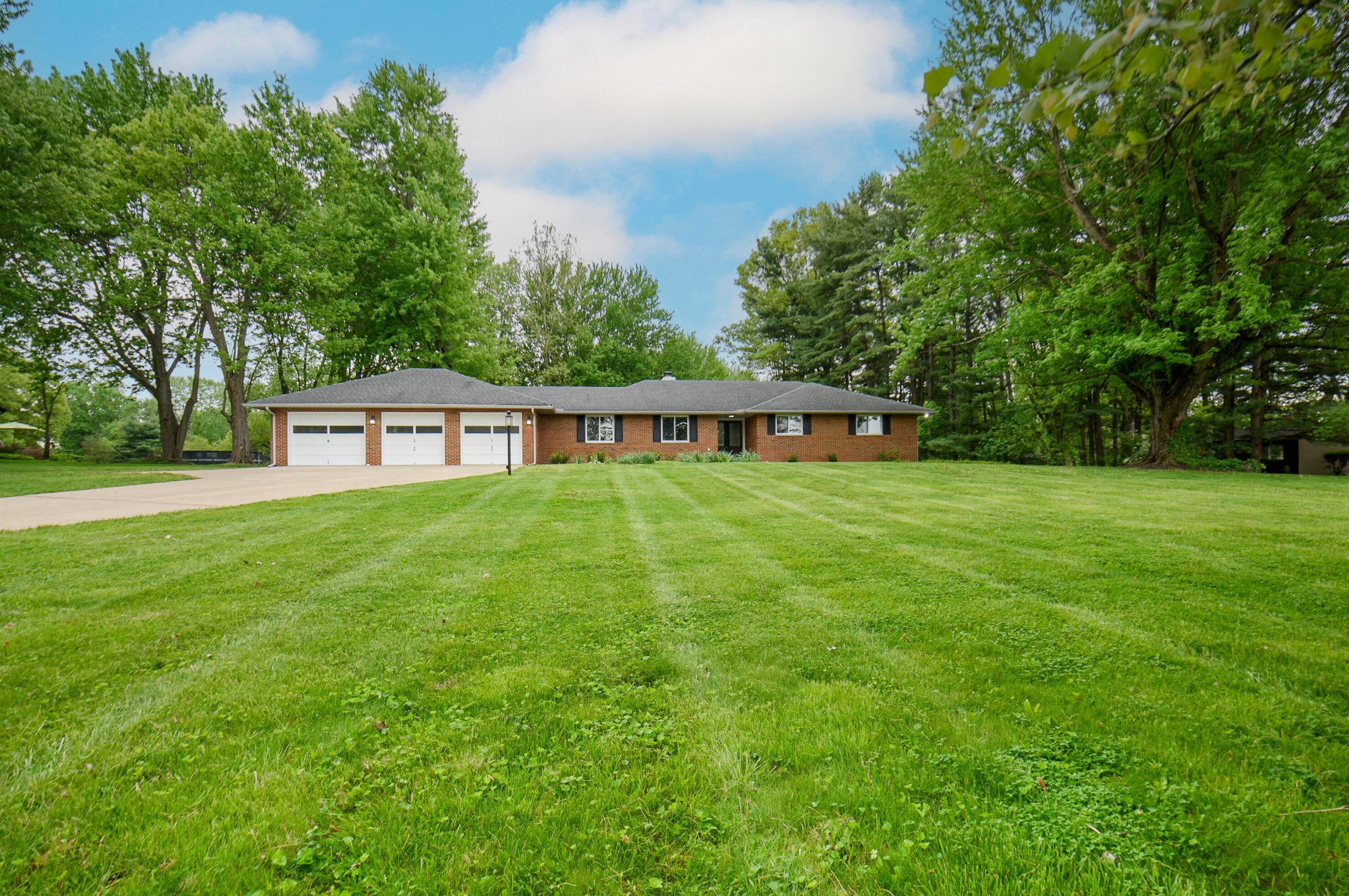 9475 Northchester Dr, Pickerington OH  43147-8971 exterior