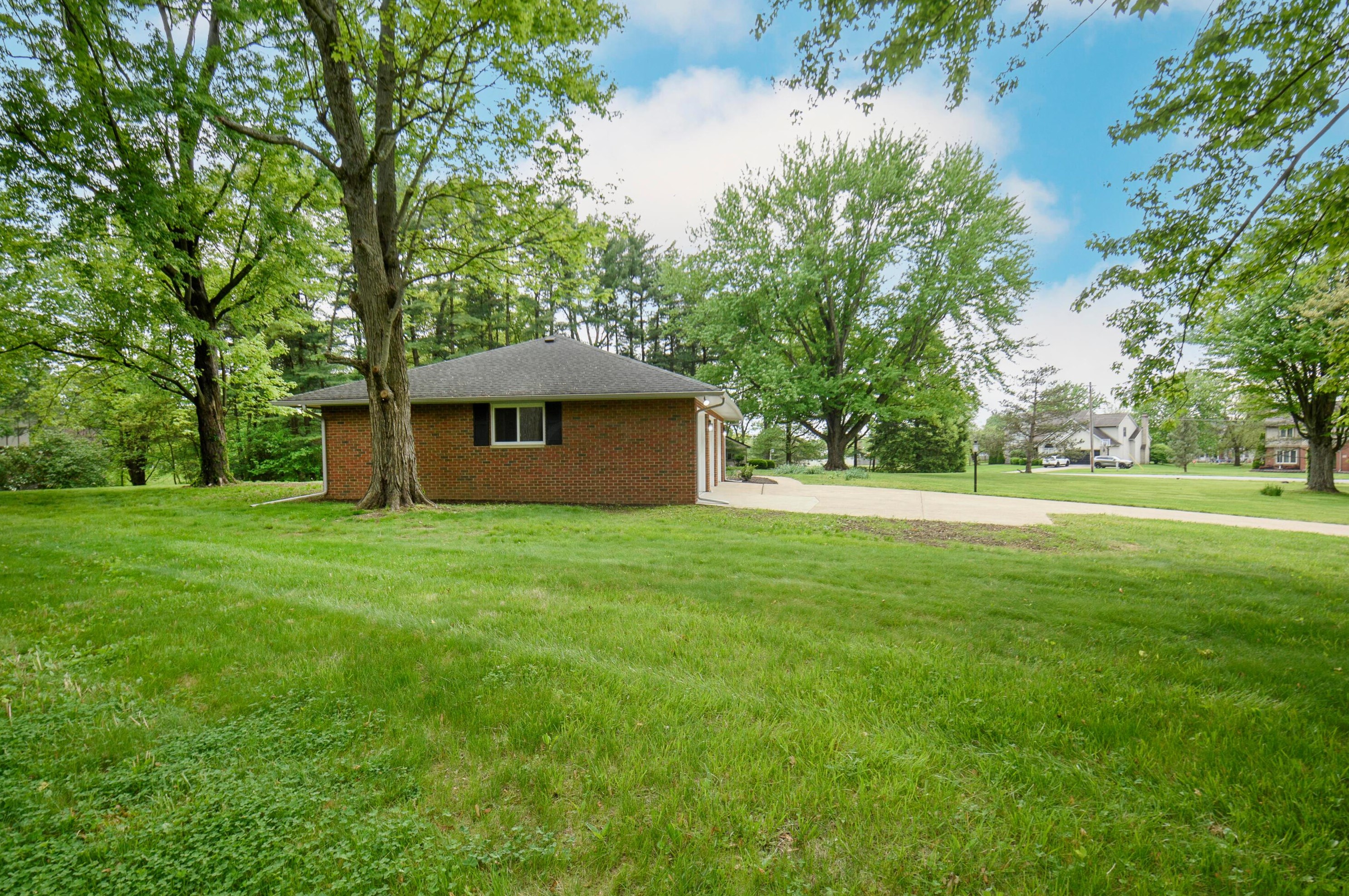 9475 Northchester Dr, Pickerington OH  43147-8971 exterior