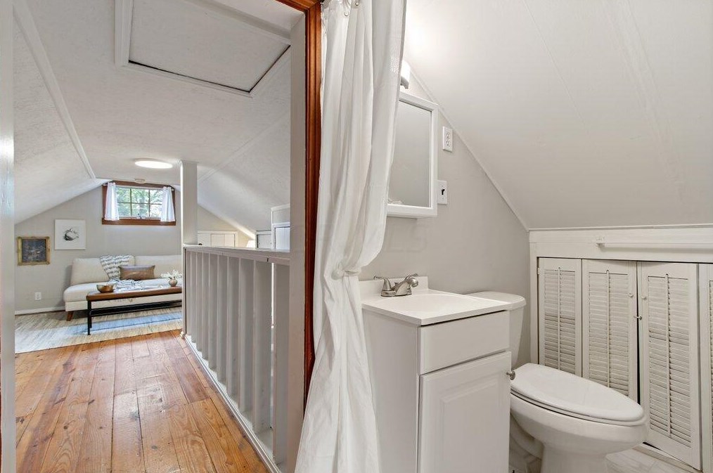 219 Royal Forest Blvd, Columbus OH  43214-2127 exterior