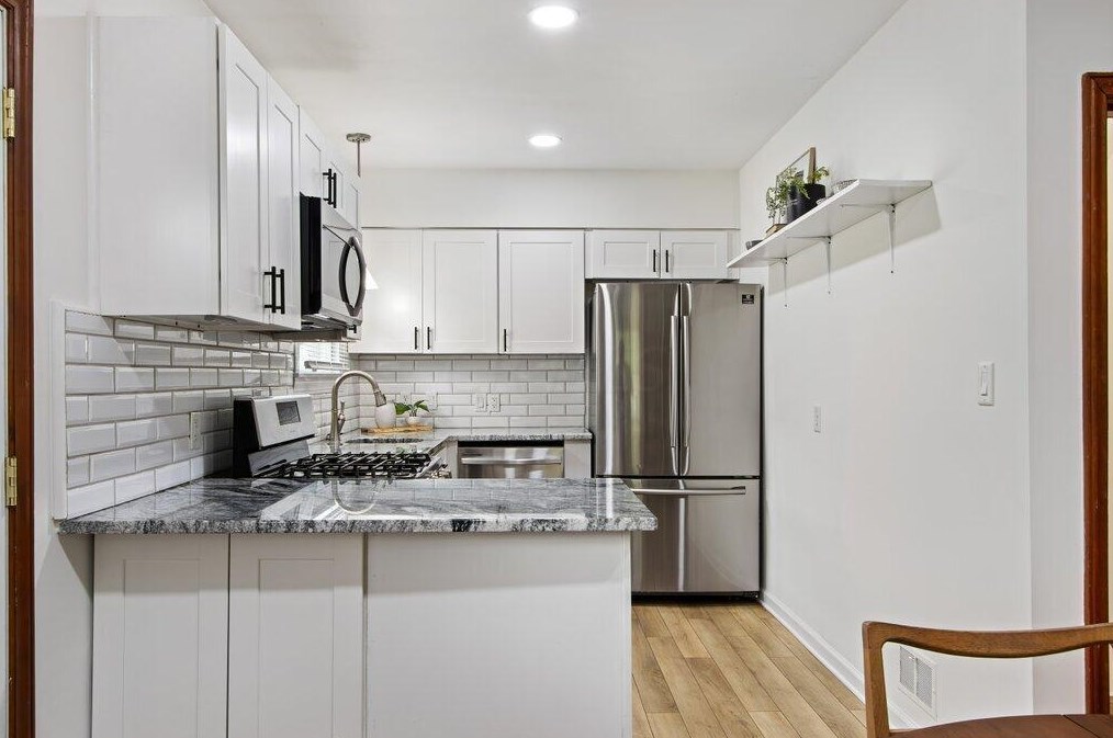 219 Royal Forest Blvd, Columbus OH  43214-2127 exterior