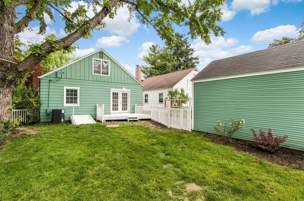 219 Royal Forest Blvd, Columbus OH  43214-2127 exterior