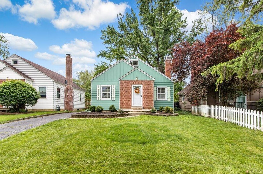 219 Royal Forest Blvd, Columbus OH  43214-2127 exterior