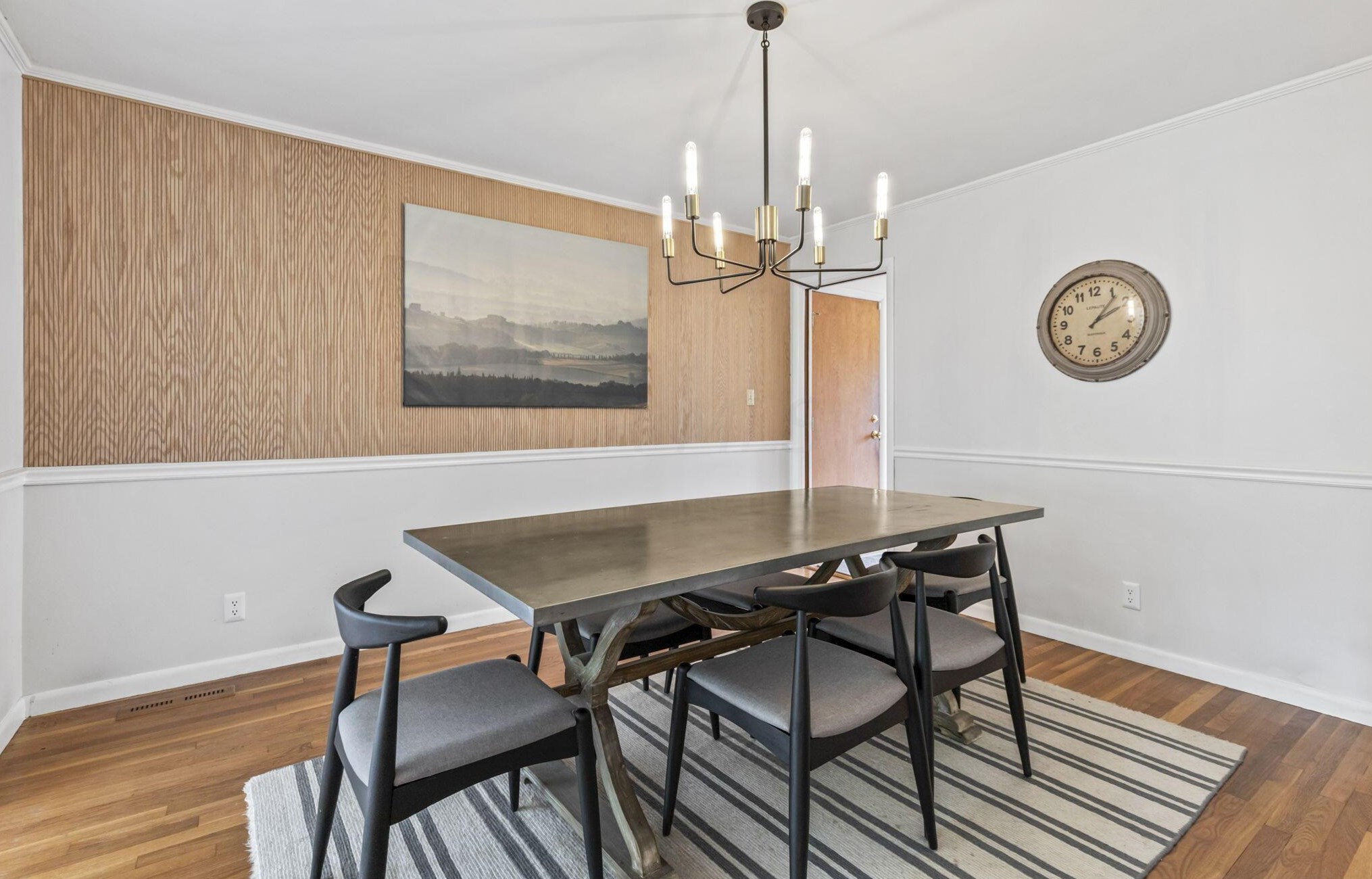 4160 Chadbourne Dr, Columbus OH  43220-3918 exterior