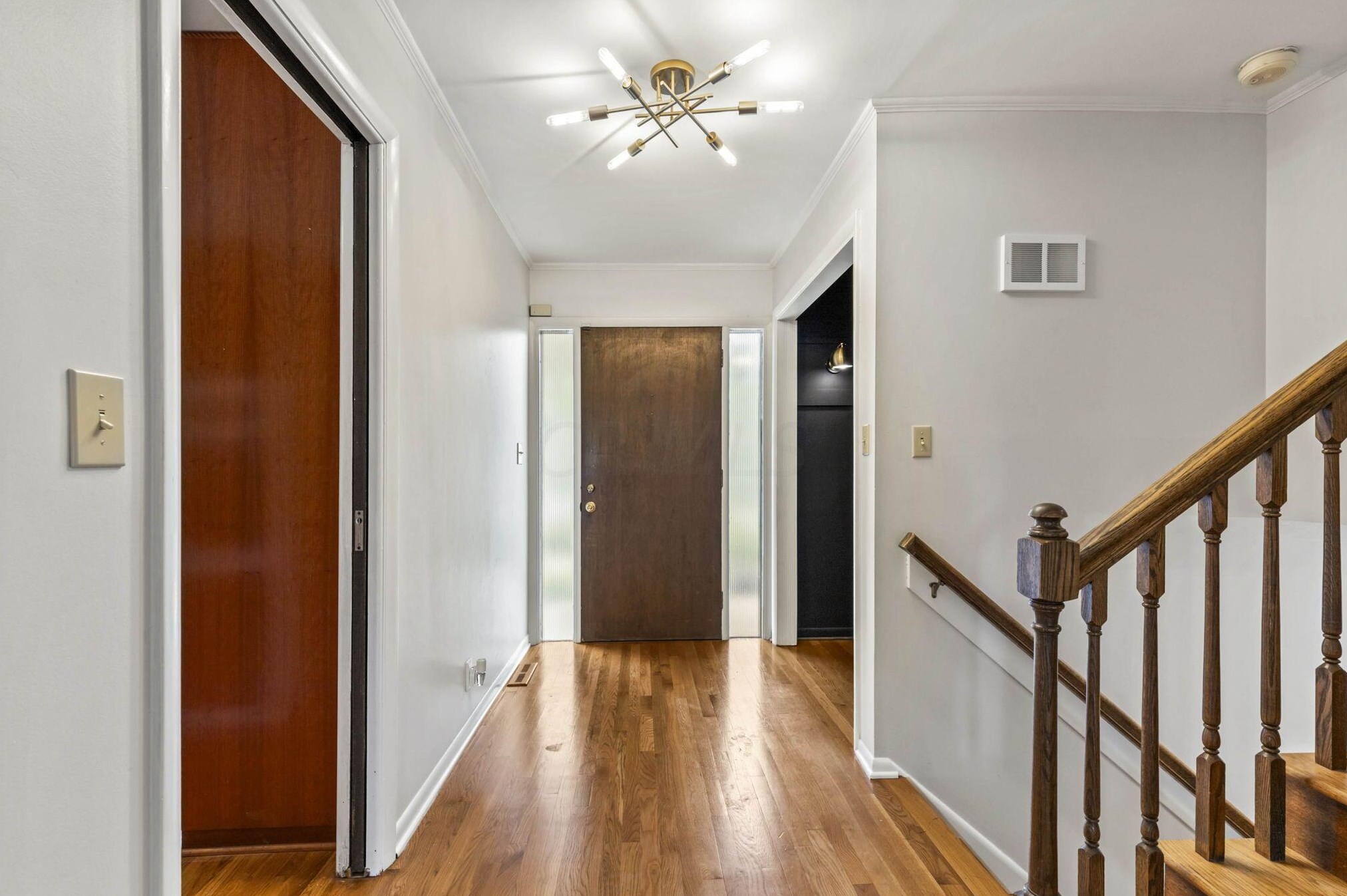 4160 Chadbourne Dr, Columbus OH  43220-3918 exterior