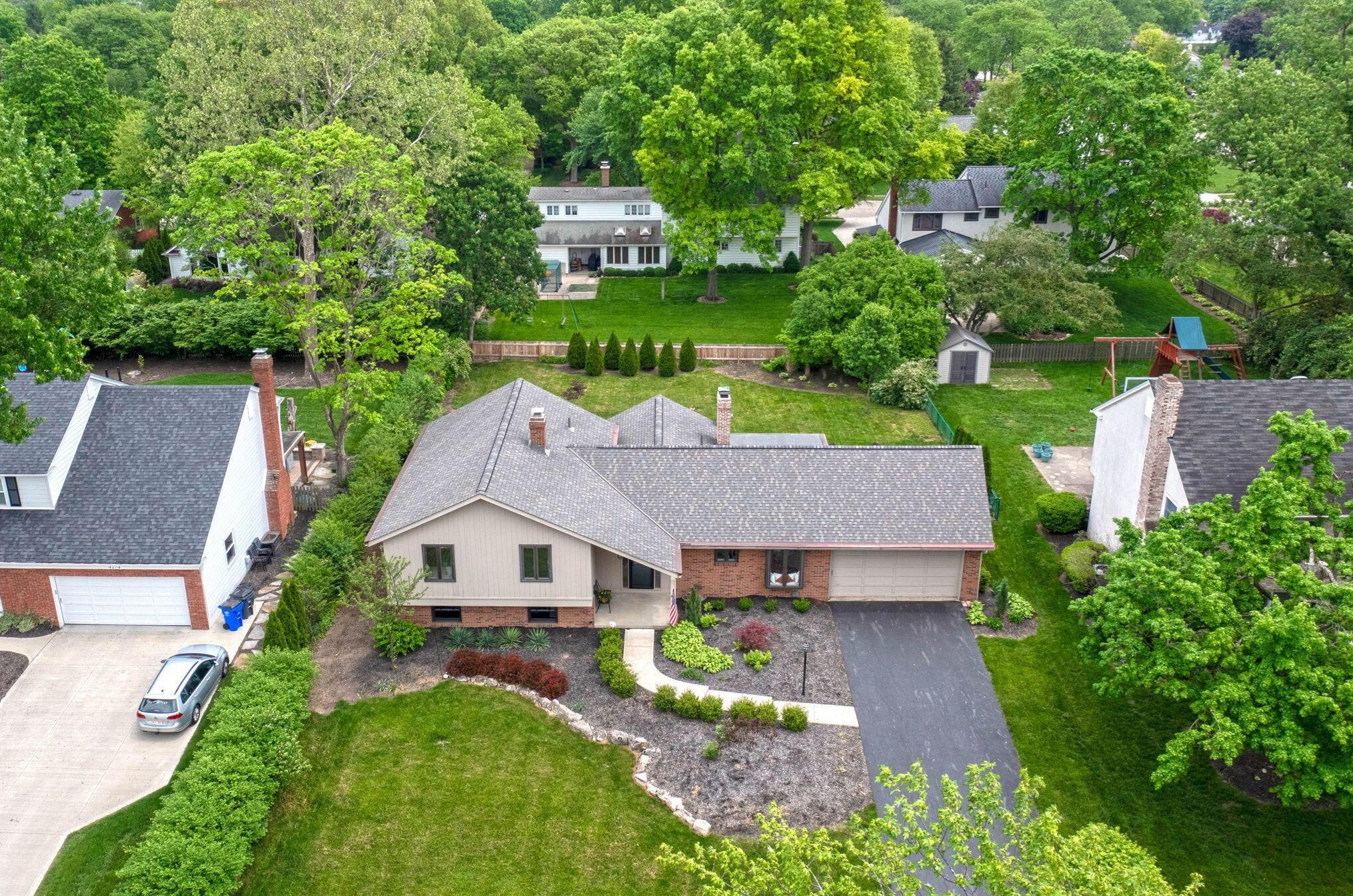 4160 Chadbourne Dr, Columbus OH  43220-3918 exterior