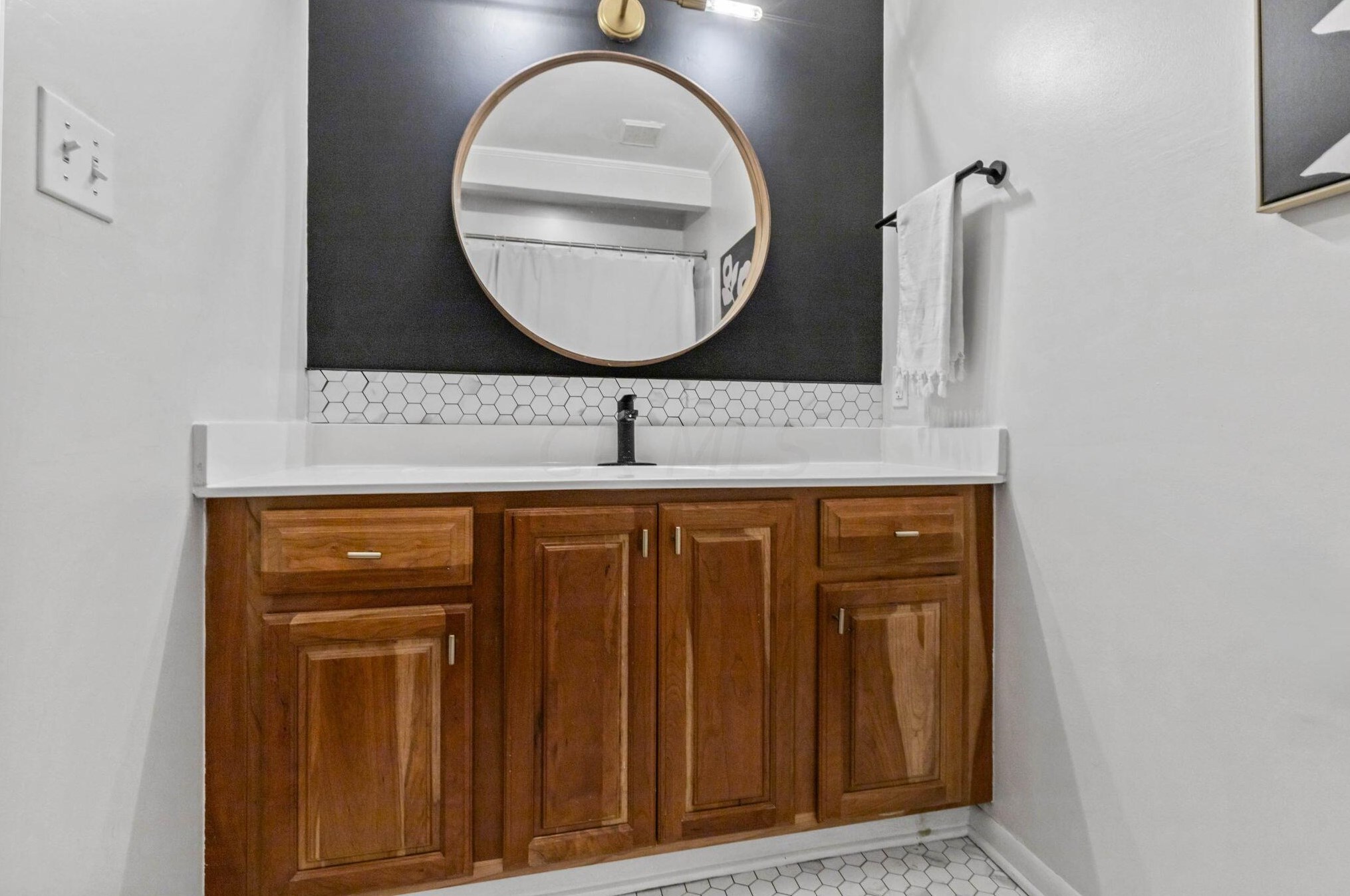 4160 Chadbourne Dr, Columbus OH  43220-3918 exterior