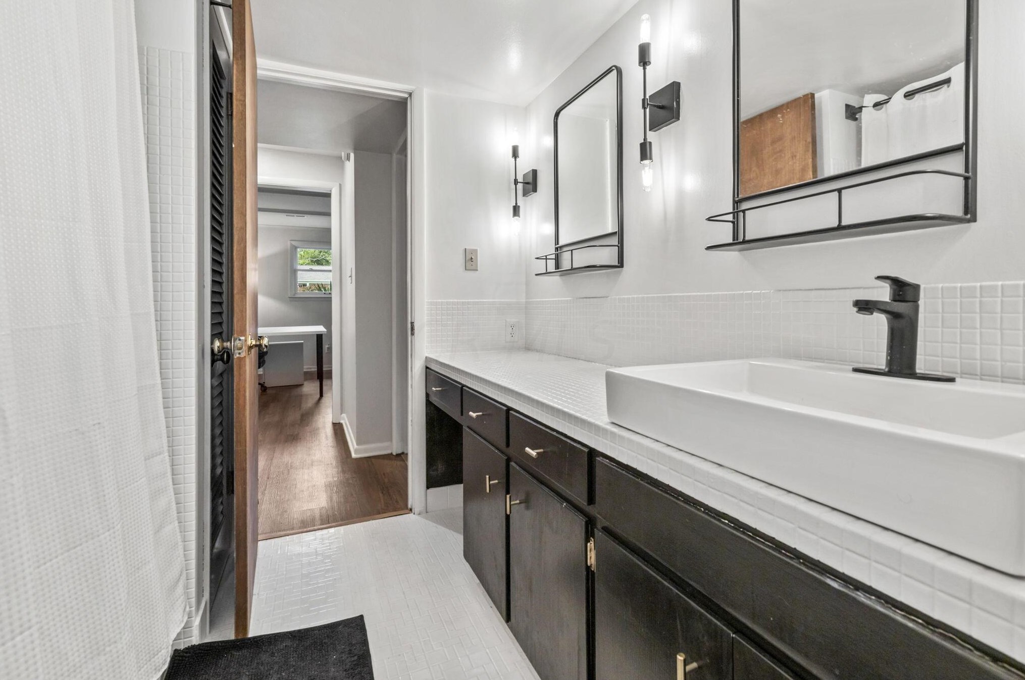 4160 Chadbourne Dr, Columbus OH  43220-3918 exterior