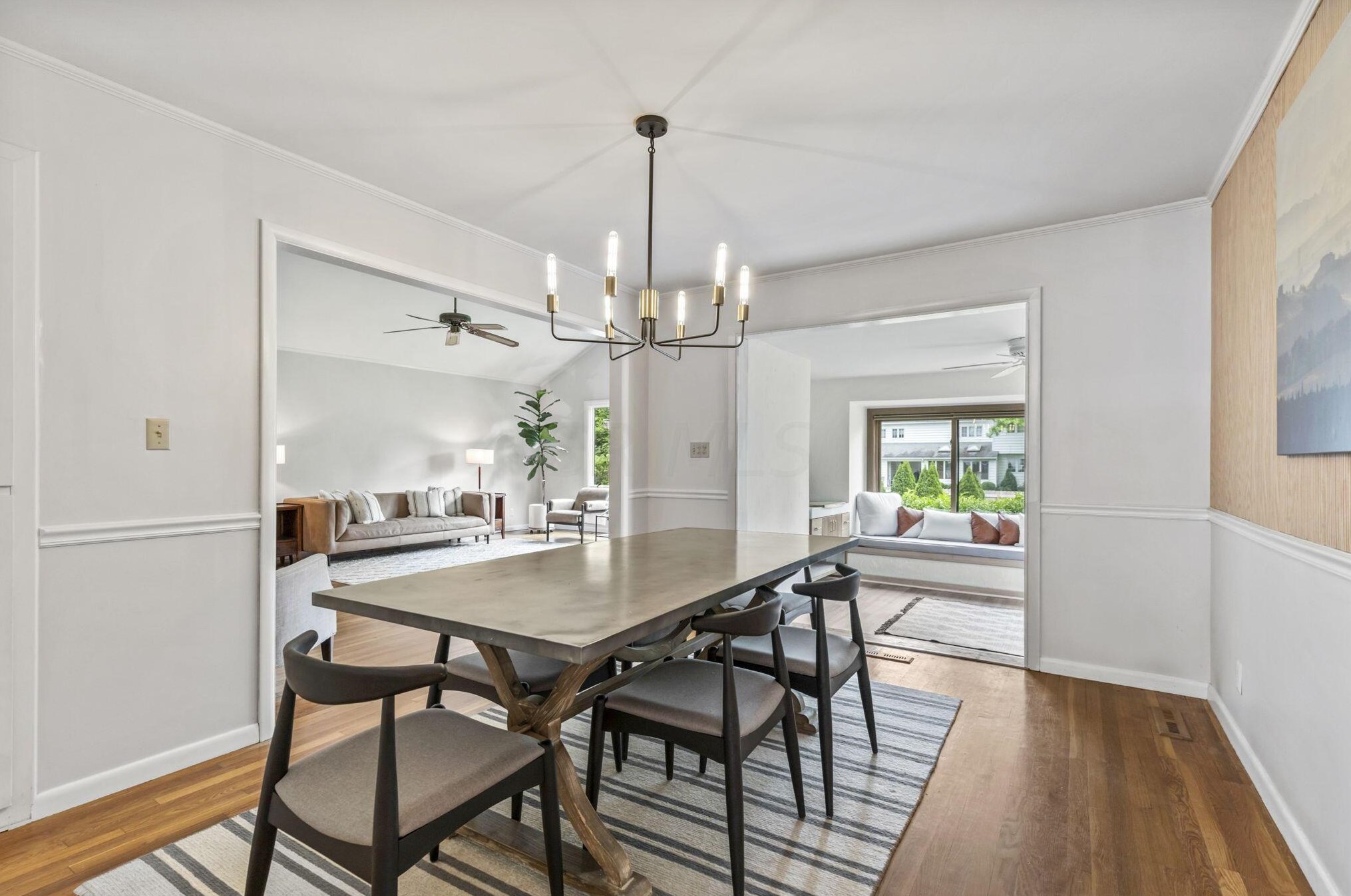 4160 Chadbourne Dr, Columbus OH  43220-3918 exterior