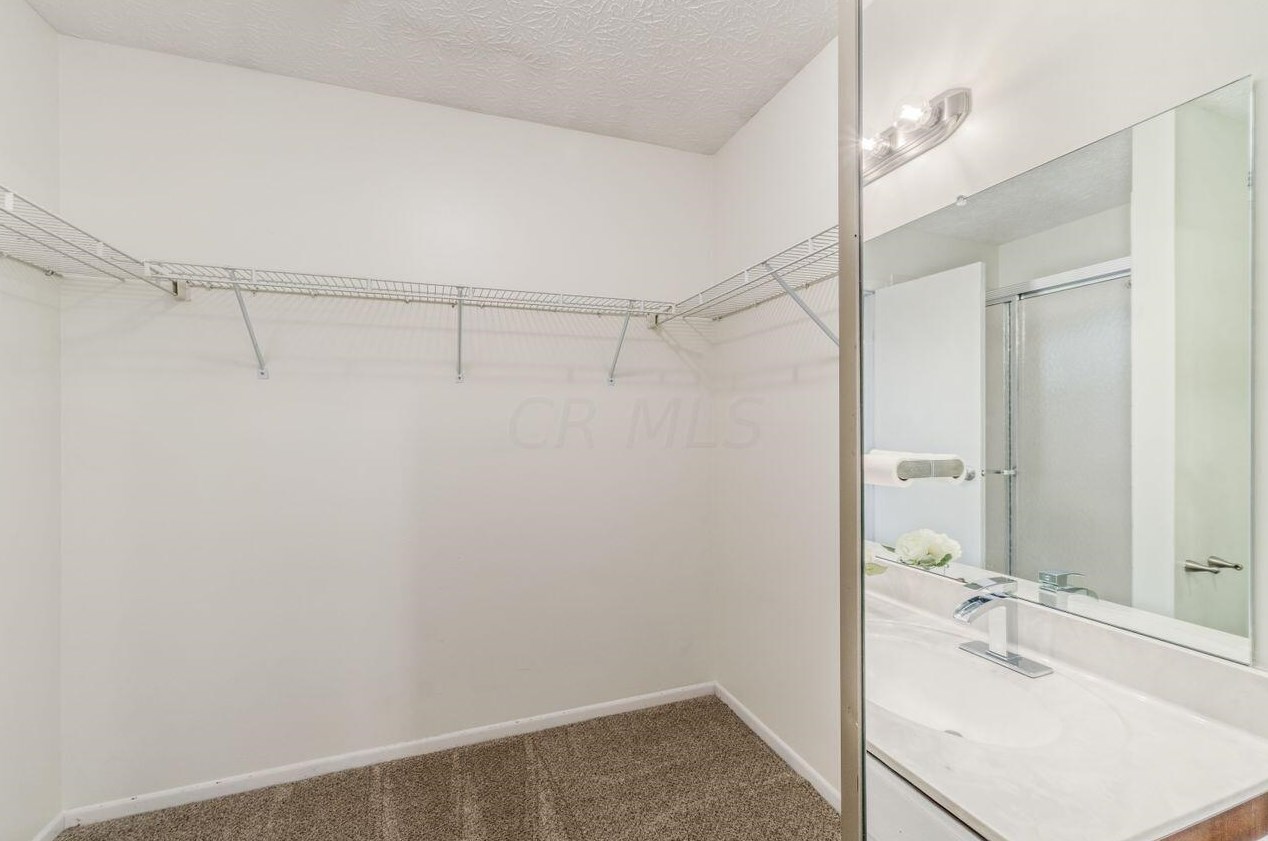 7677 Stow Acres Pl, Pickerington OH  43147-9043 exterior