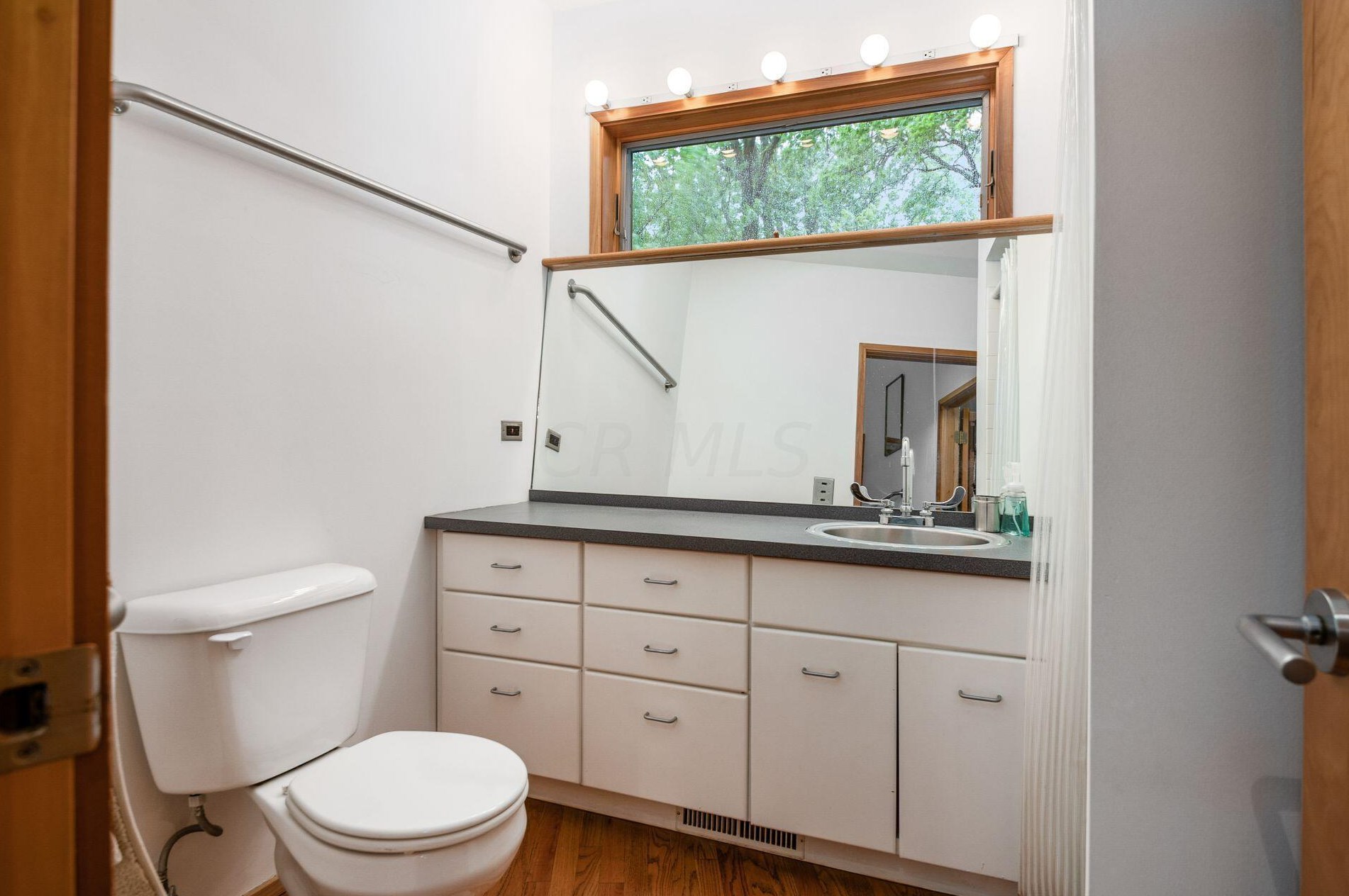 58 Warren St, Columbus OH 43215-1525 exterior