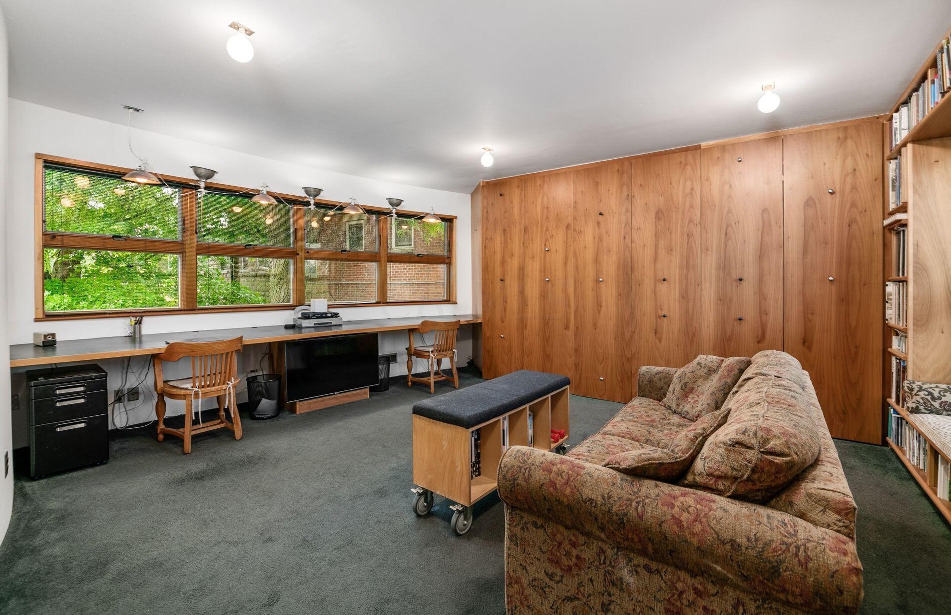 58 Warren St, Columbus OH 43215-1525 exterior