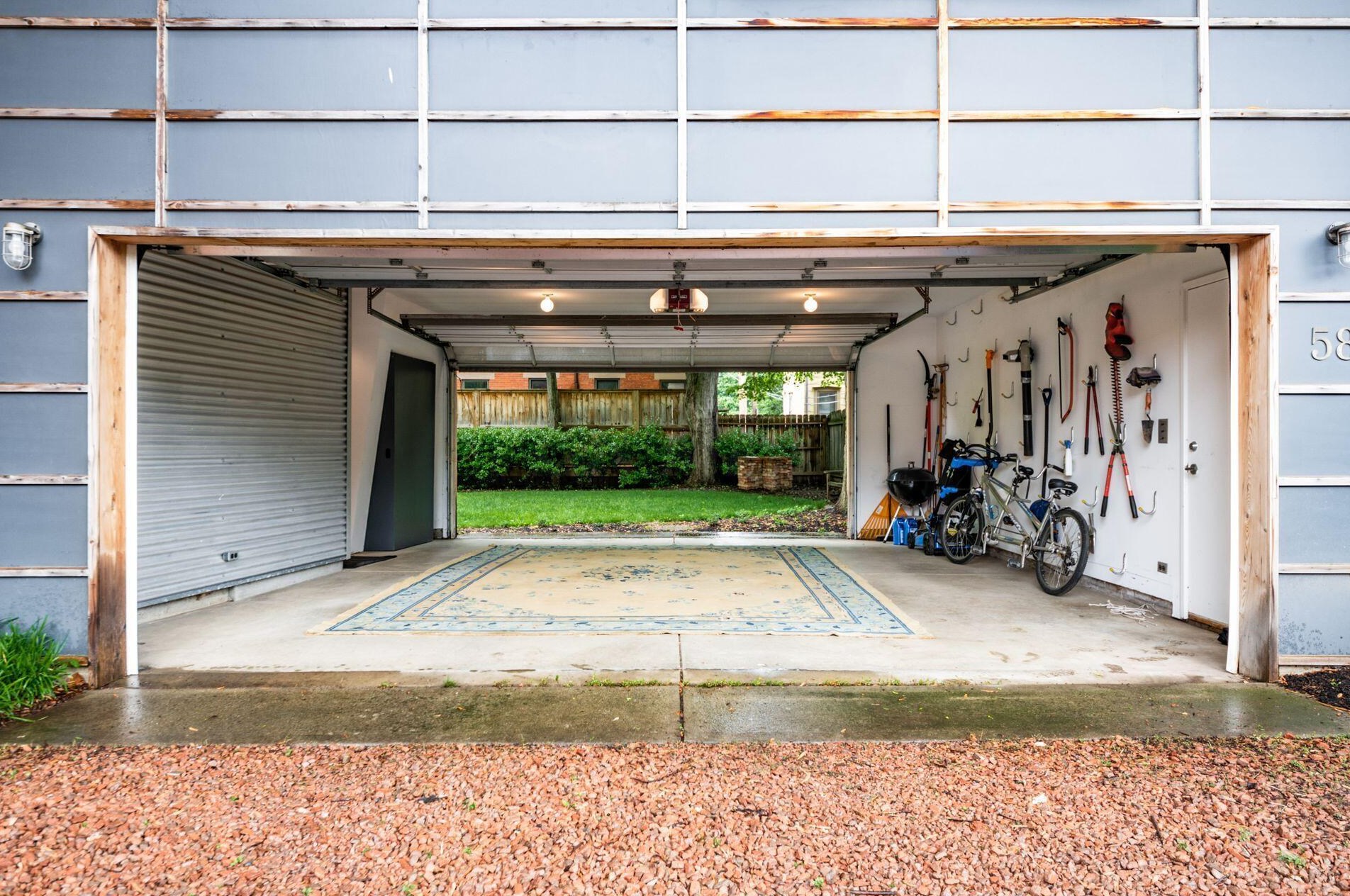 58 Warren St, Columbus OH 43215-1525 exterior