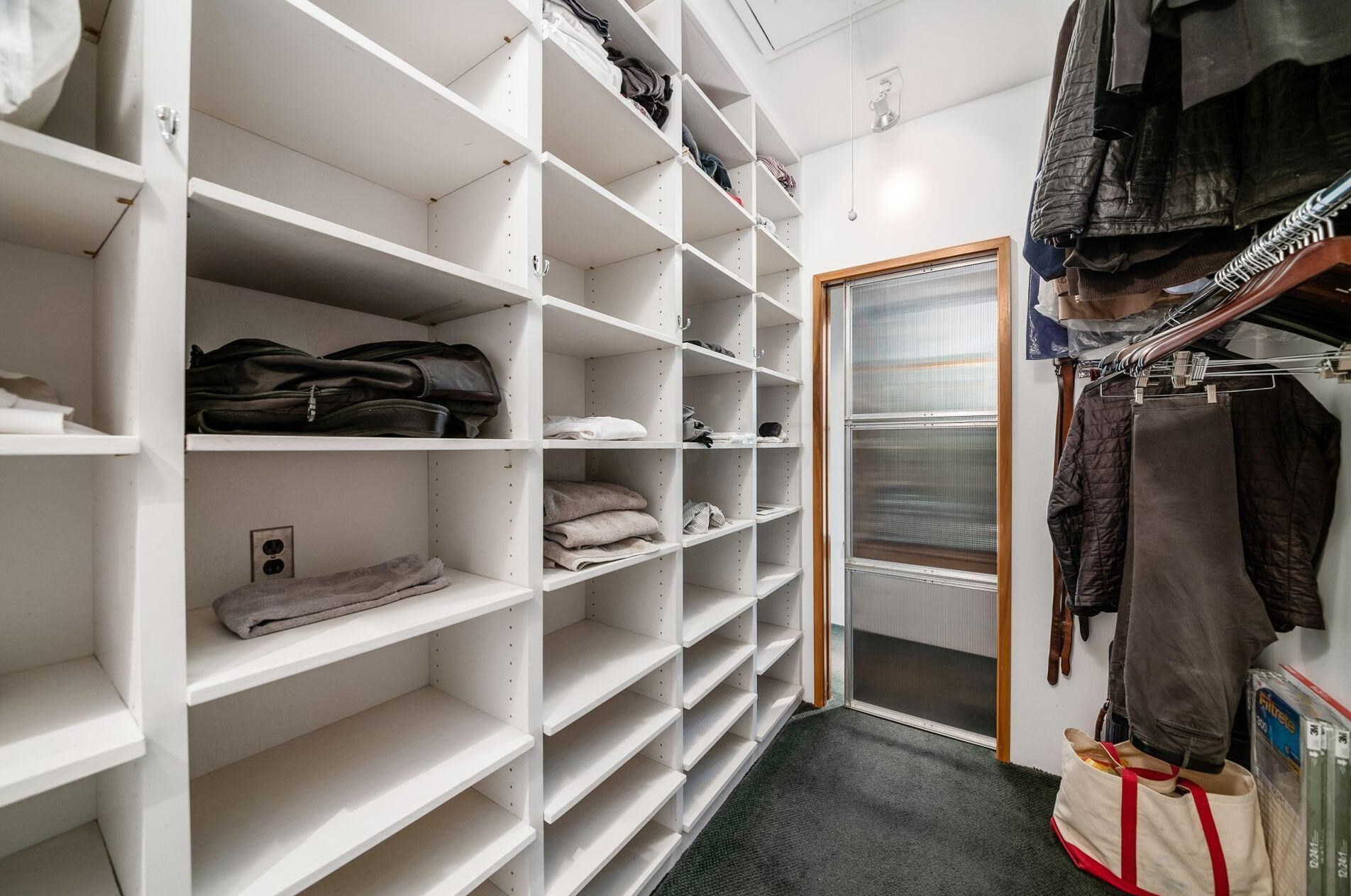 58 Warren St, Columbus OH 43215-1525 exterior