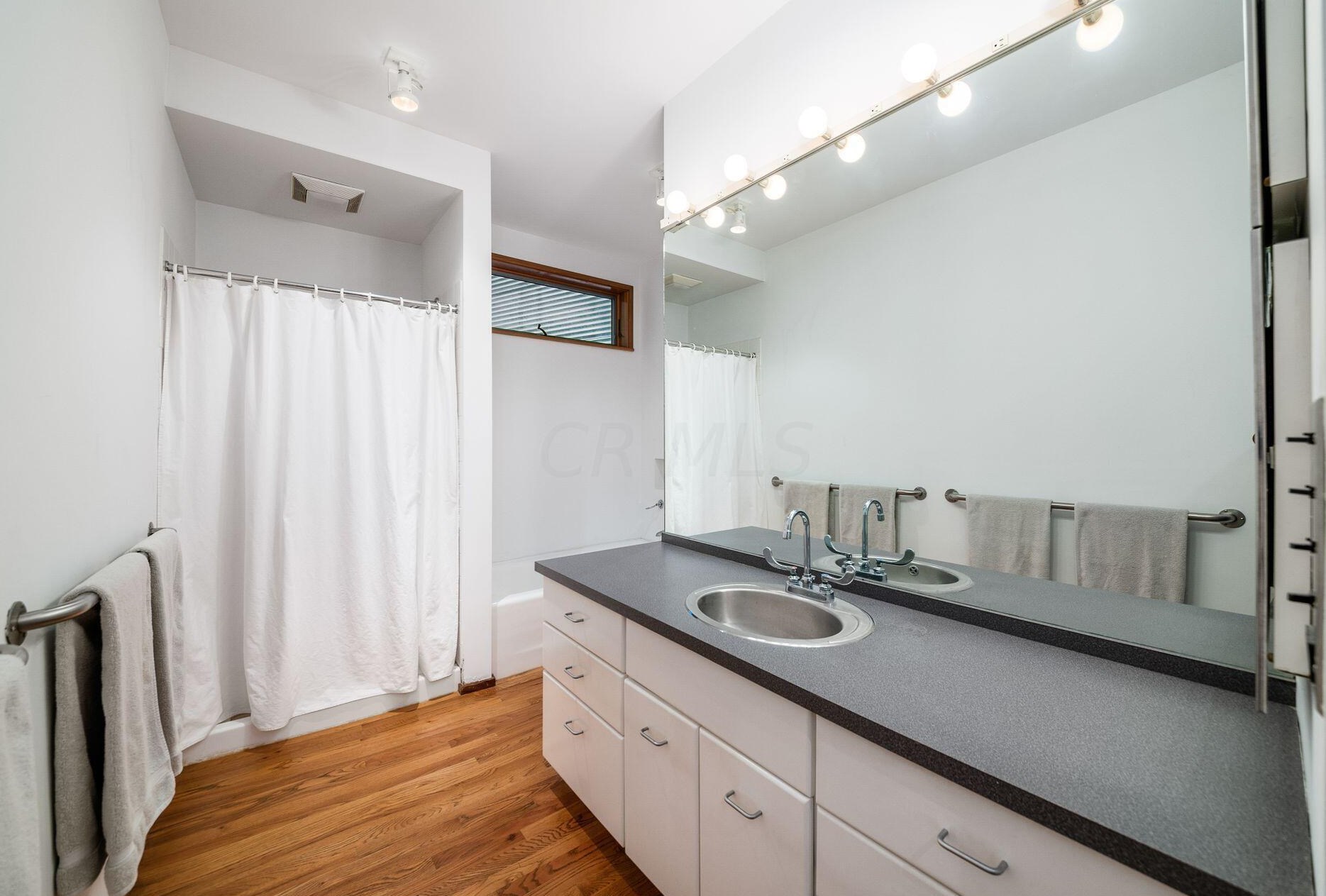 58 Warren St, Columbus OH 43215-1525 exterior