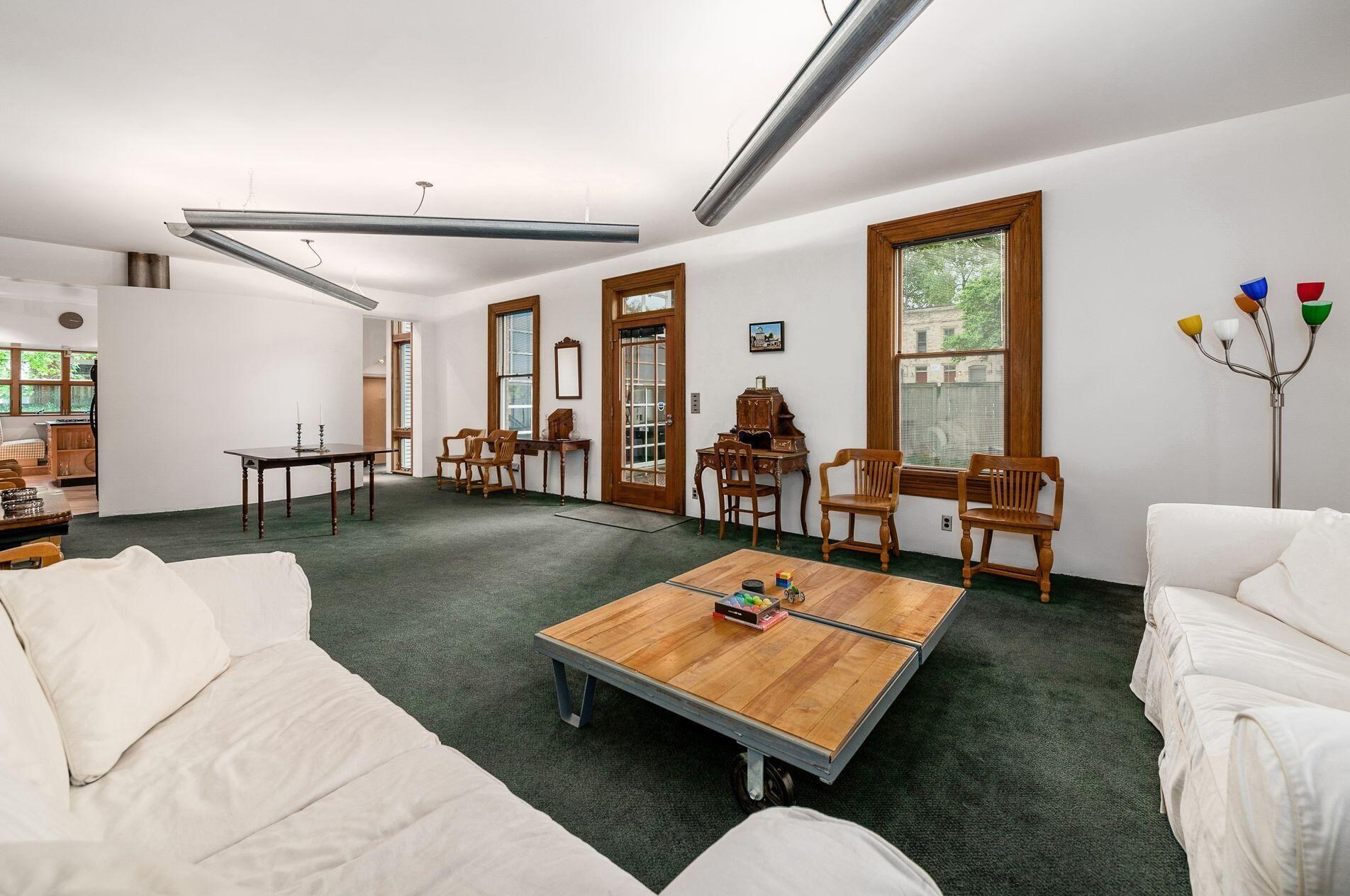 58 Warren St, Columbus OH 43215-1525 exterior