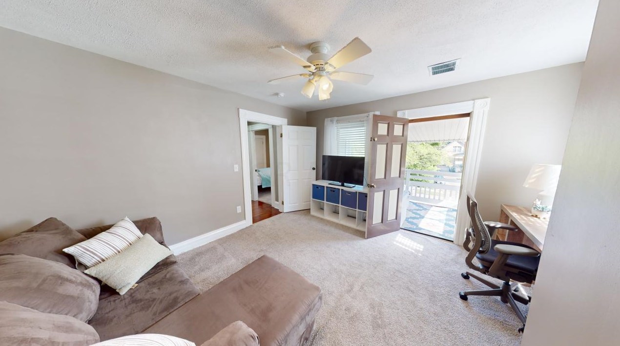 307 Hubbard Ave, Columbus OH  43215-1345 exterior