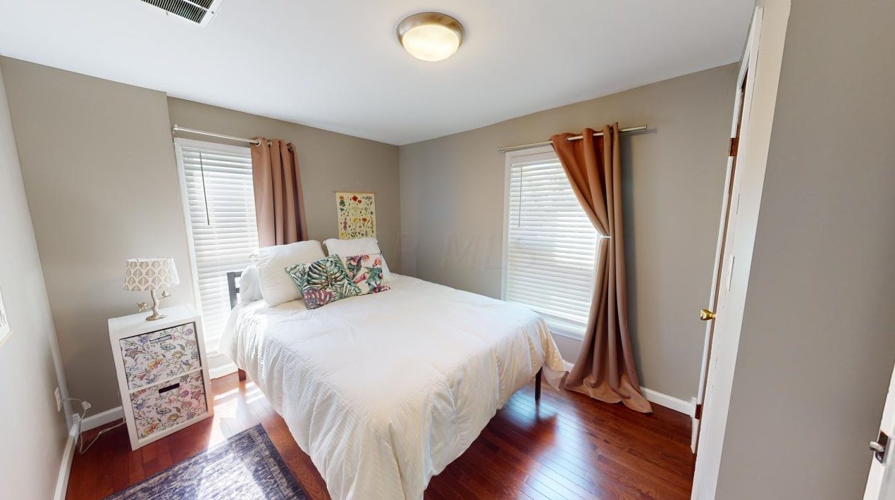 307 Hubbard Ave, Columbus OH  43215-1345 exterior