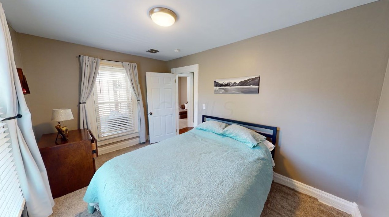 307 Hubbard Ave, Columbus OH  43215-1345 exterior