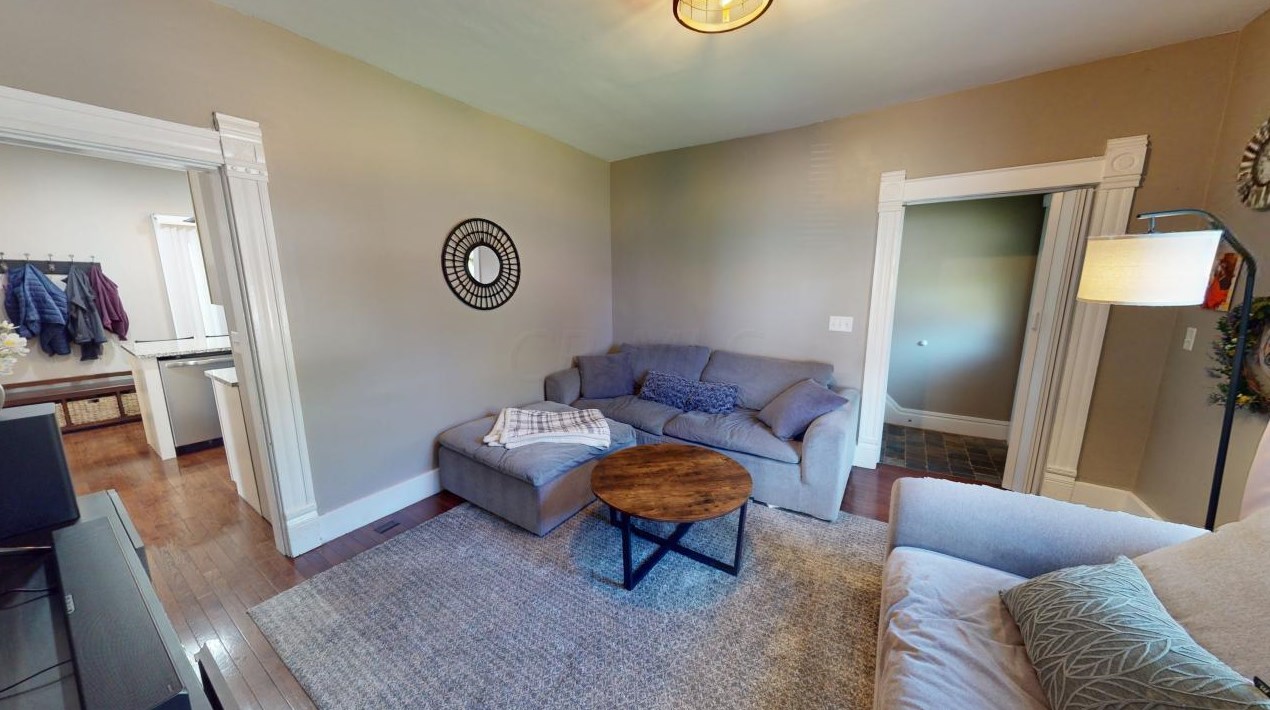 307 Hubbard Ave, Columbus OH  43215-1345 exterior