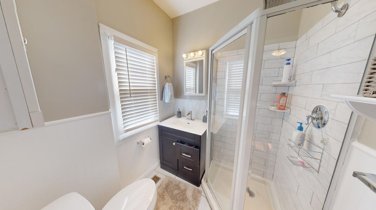 307 Hubbard Ave, Columbus OH  43215-1345 exterior