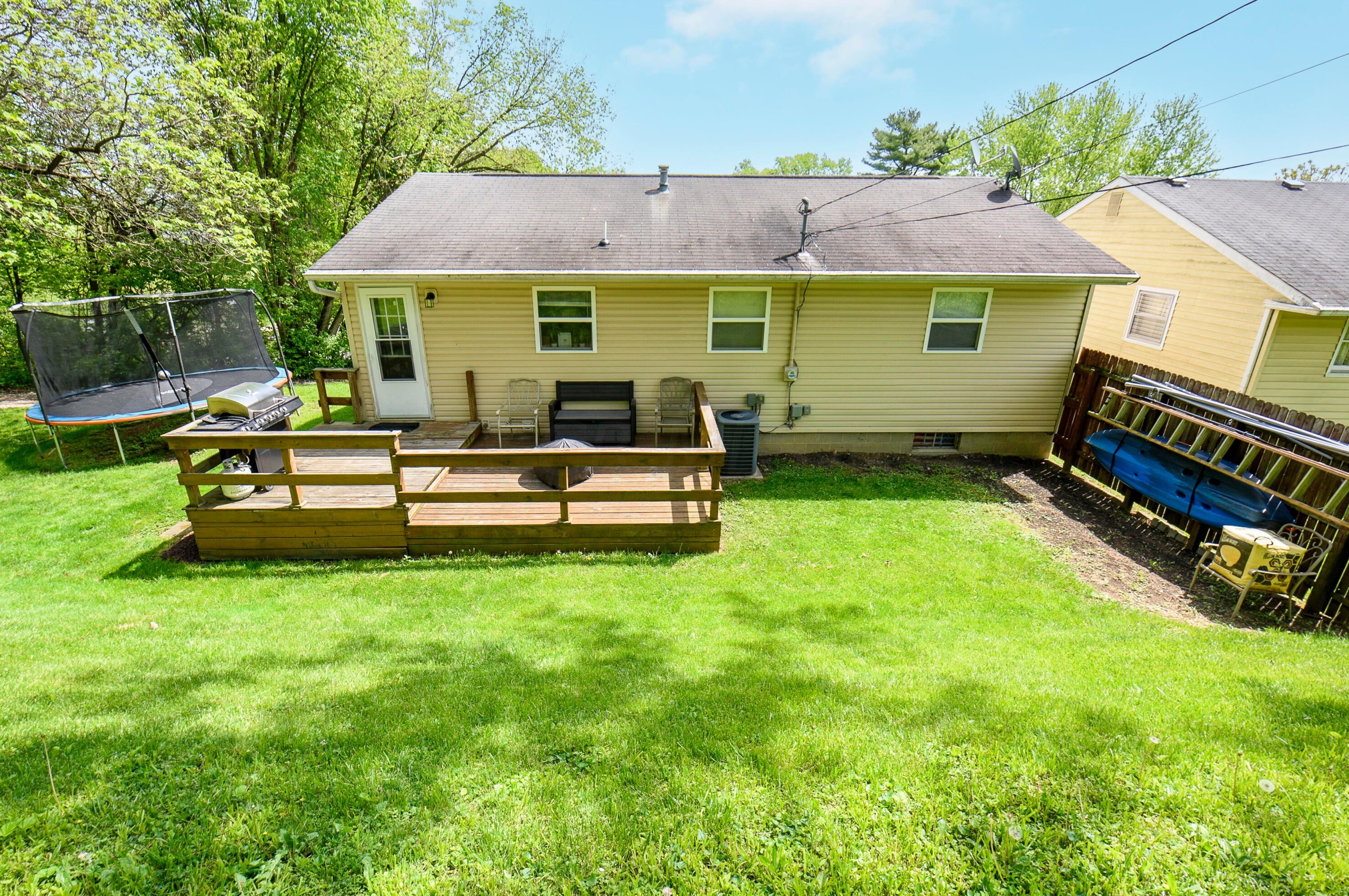 537 Brumfield Rd, Lancaster OH 43130-2801 exterior