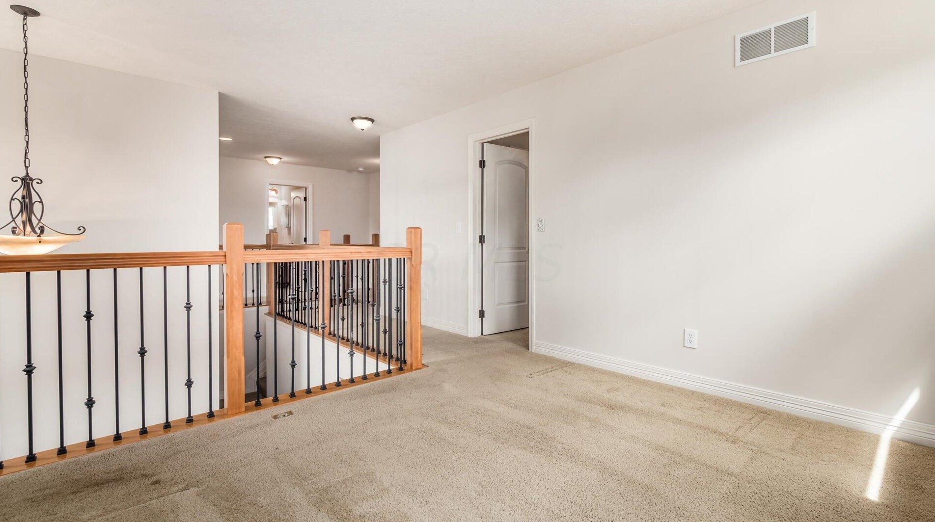 2411 Long Bow Ave, Lancaster OH 43130-8090 exterior