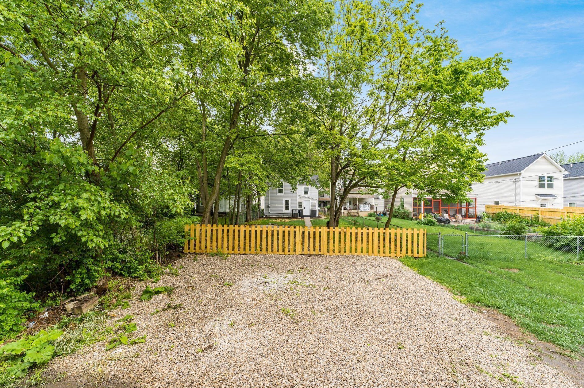 151 Chicago Ave, Columbus OH  43222-1133 exterior