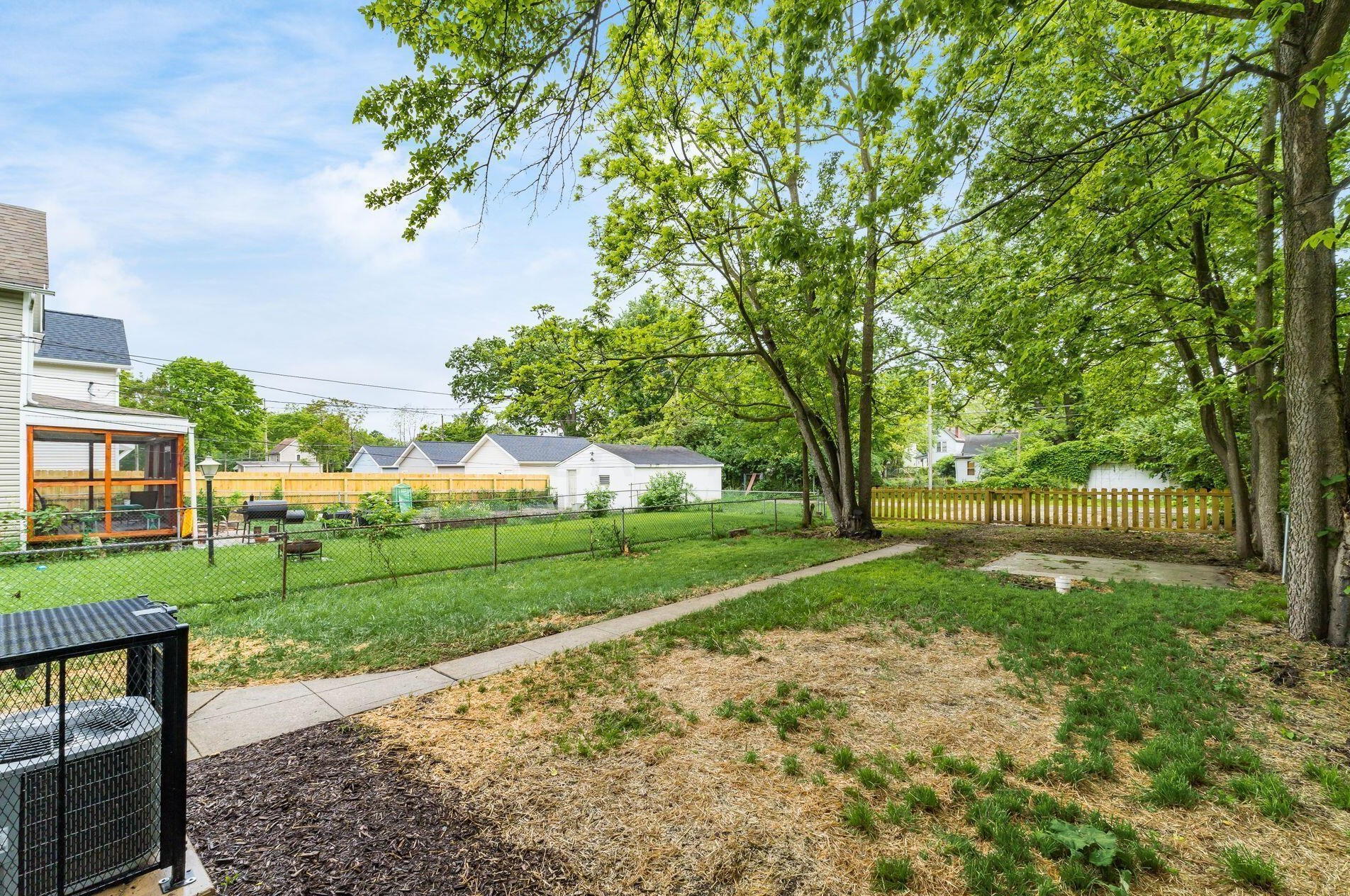 151 Chicago Ave, Columbus OH  43222-1133 exterior